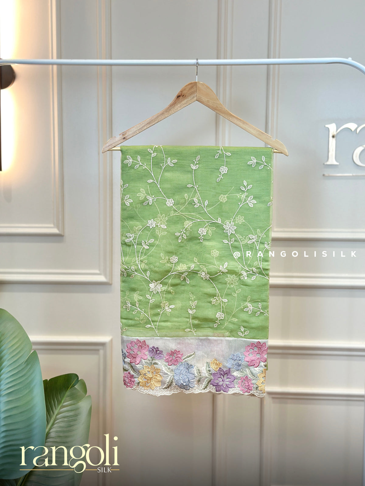 Designer Floral Print Saree with Botanical Motifs & Detailed Border - Post 988