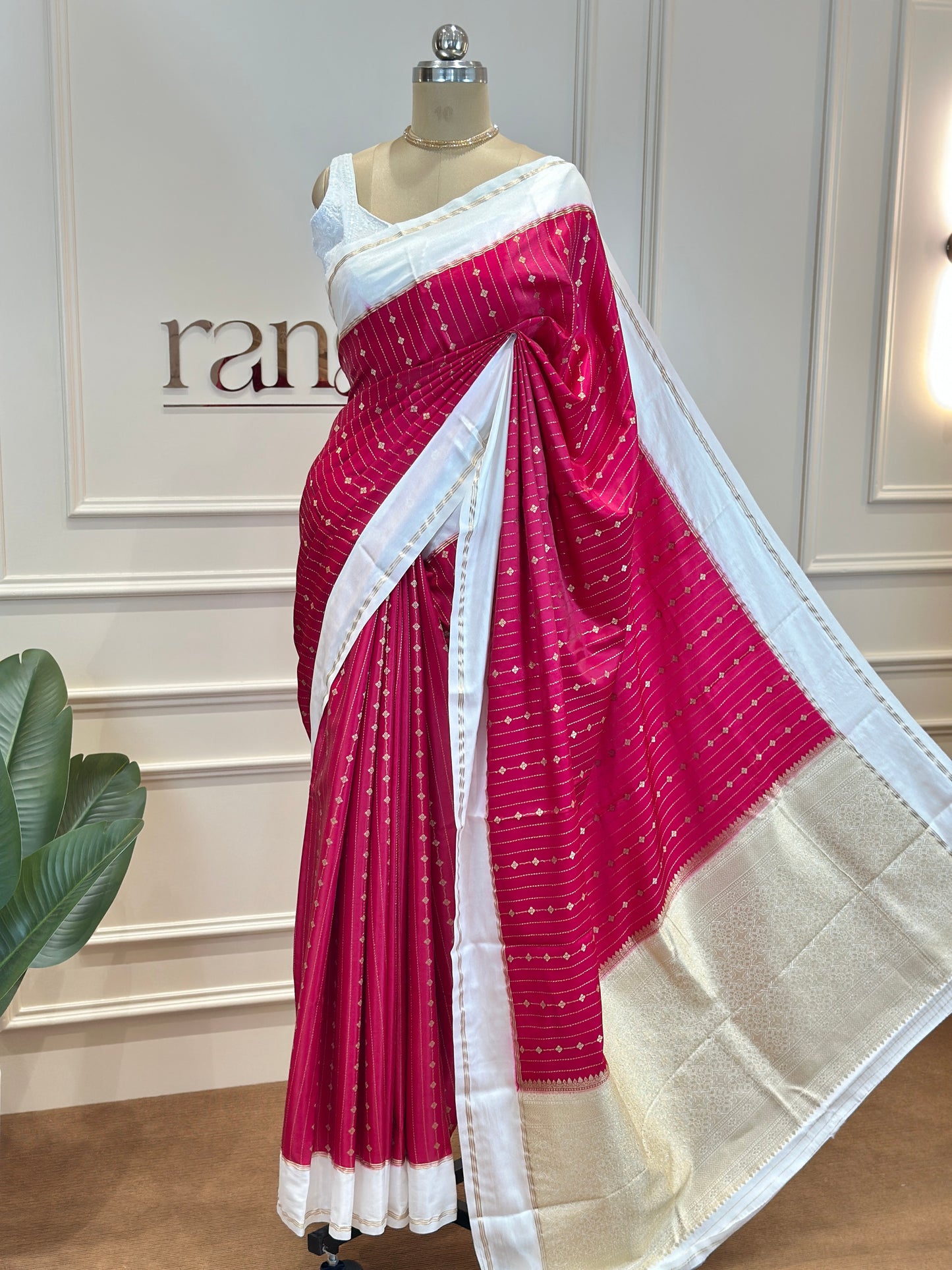 Regal Banarasi Saree with Classic Zari Border - Post 757
