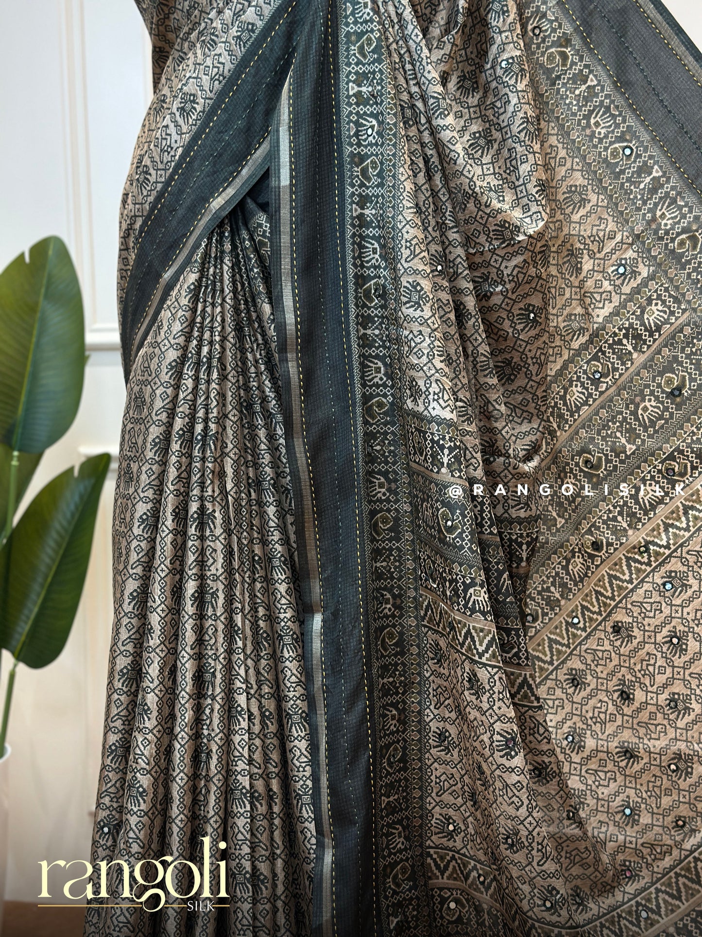Elegant Cotton Saree in Rich Colours with Intricate Prints - Post 473