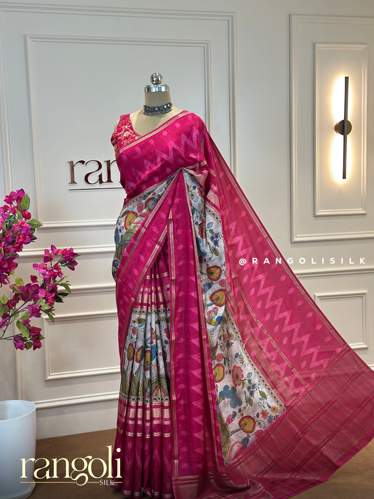 Elegant Kalamkari Print Saree with Intricate Floral Motifs & Zari Border - Post 477
