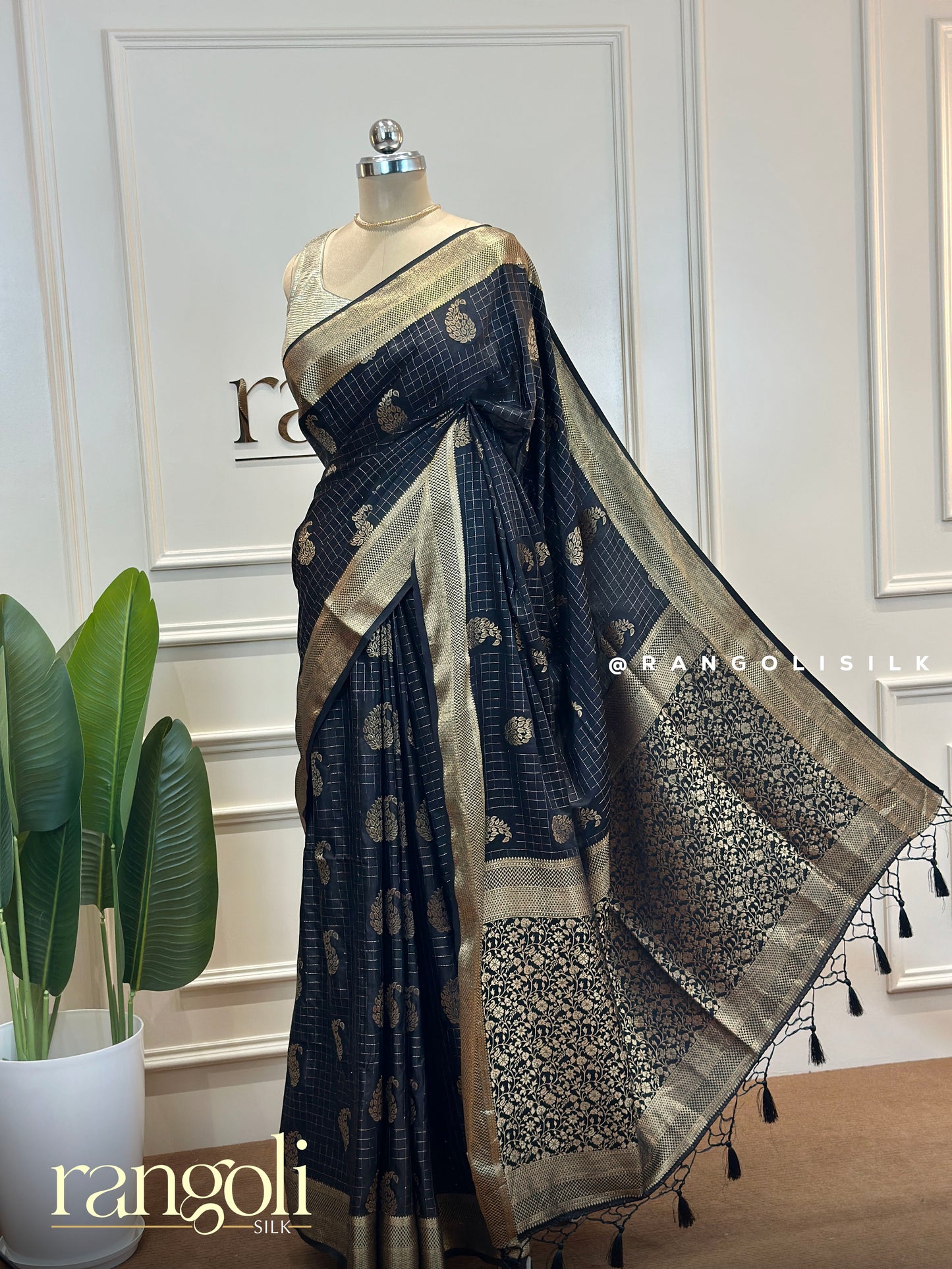 Elegant Soft Silk Saree with Rich Zari Border & Intricate Motifs - Post 481