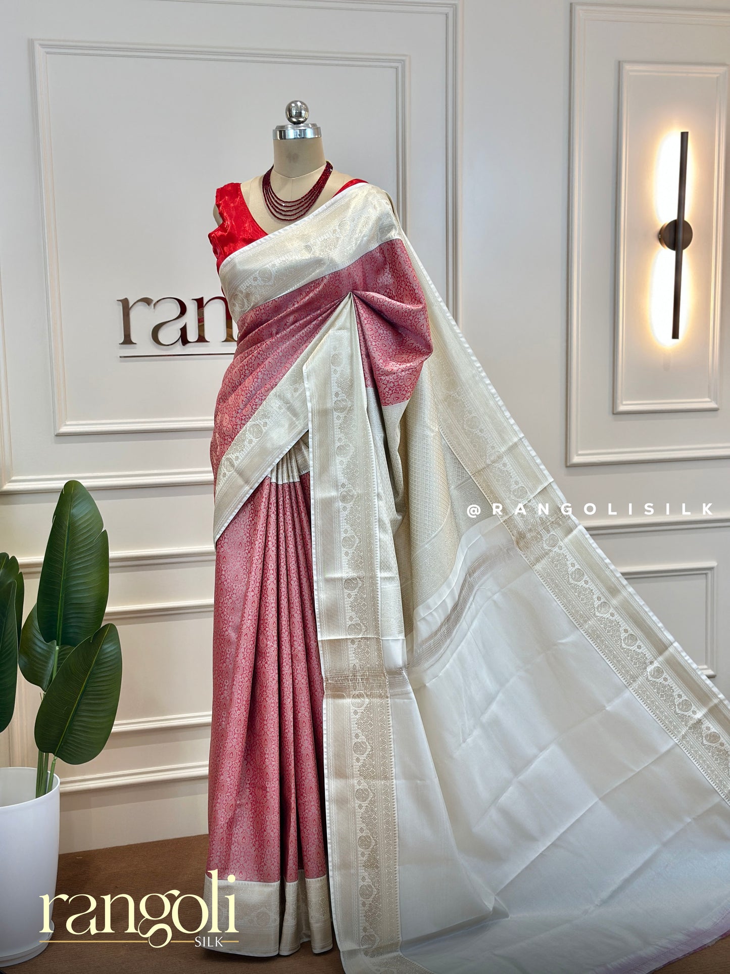 Kanjivaram Silk Saree in Striking Contrast Shades with Zari Detailing - Post 479