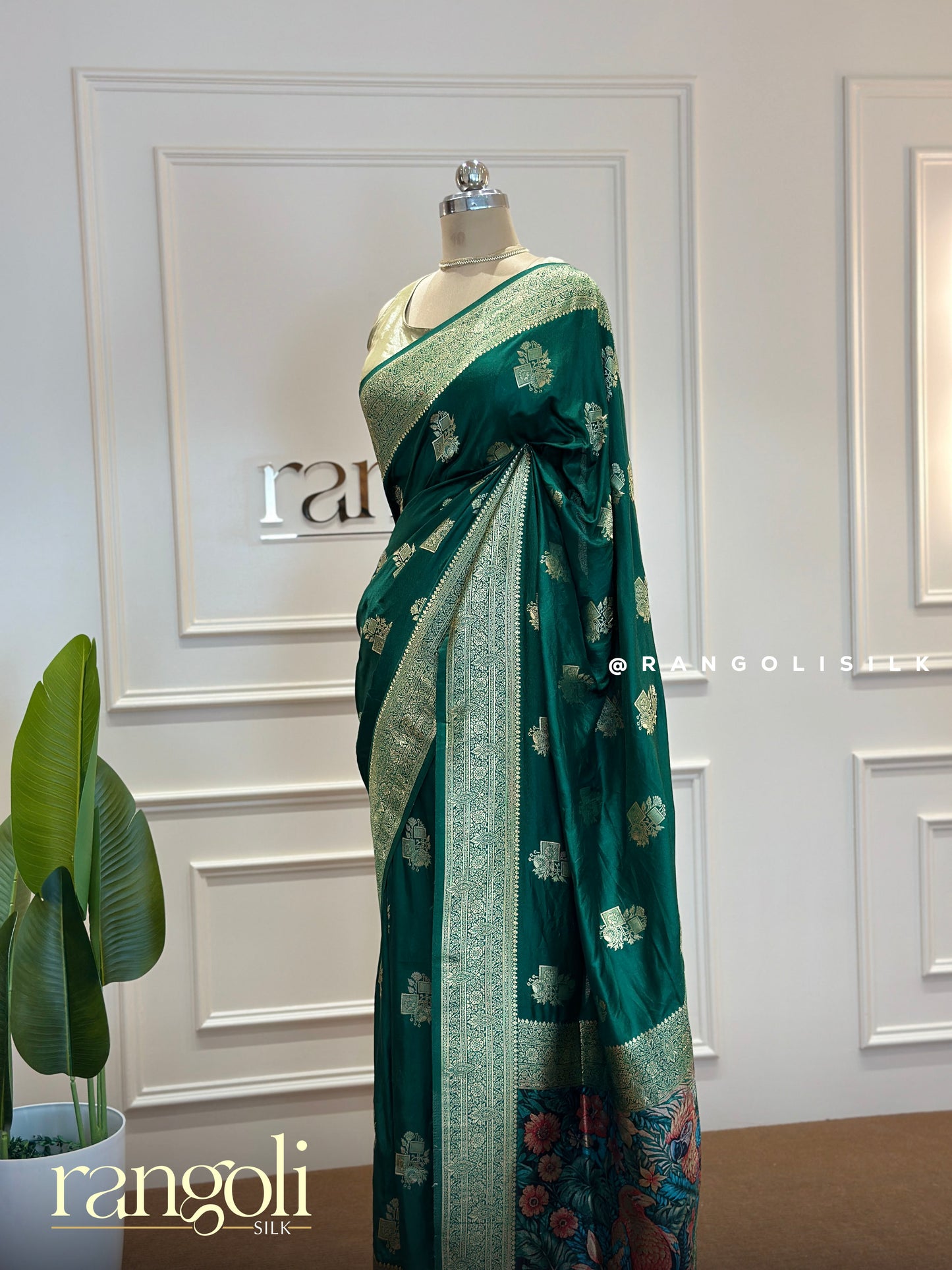 Banaras Saree in Vibrant Colours with Woven Pallu - Post 385