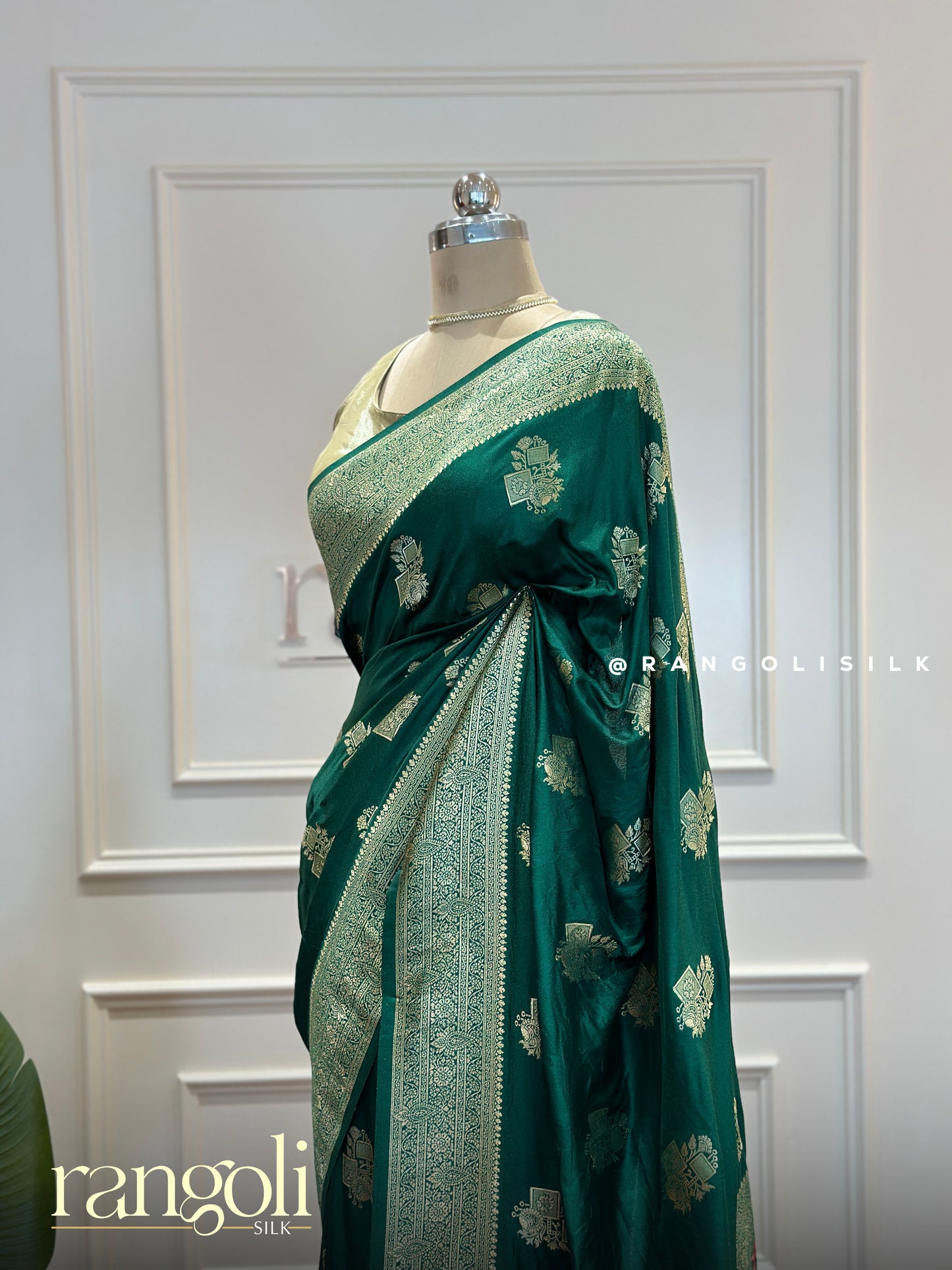 Banaras Saree in Vibrant Colours with Woven Pallu - Post 385