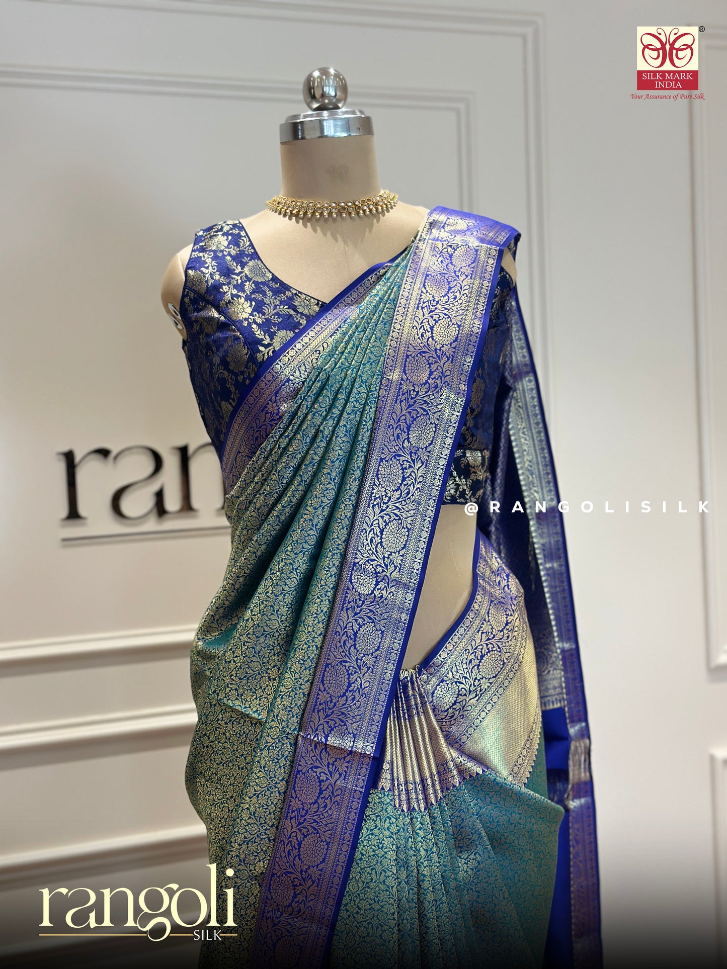 Pure Kanjivaram Silk Saree with Rich Zari Pallu and Intricate Weaving - Post 404