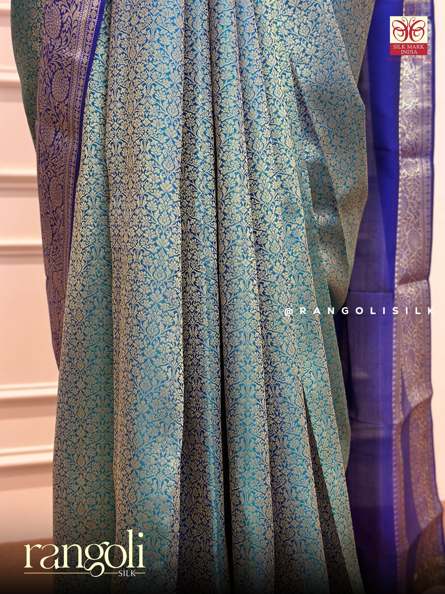 Pure Kanjivaram Silk Saree with Rich Zari Pallu and Intricate Weaving - Post 404