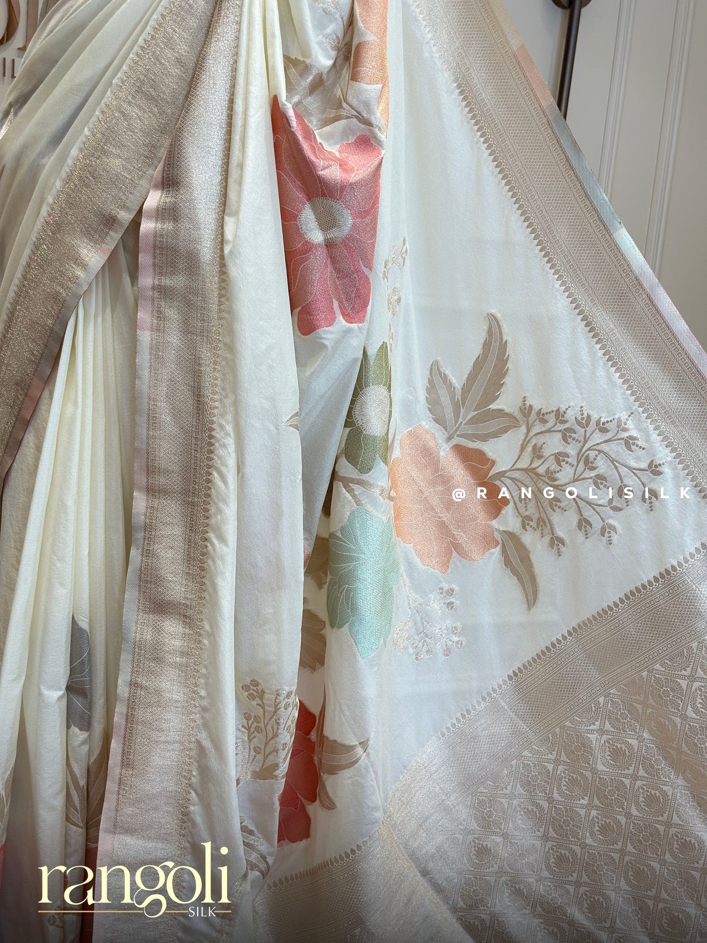 Banaras Saree with Floral Motifs - Post 392