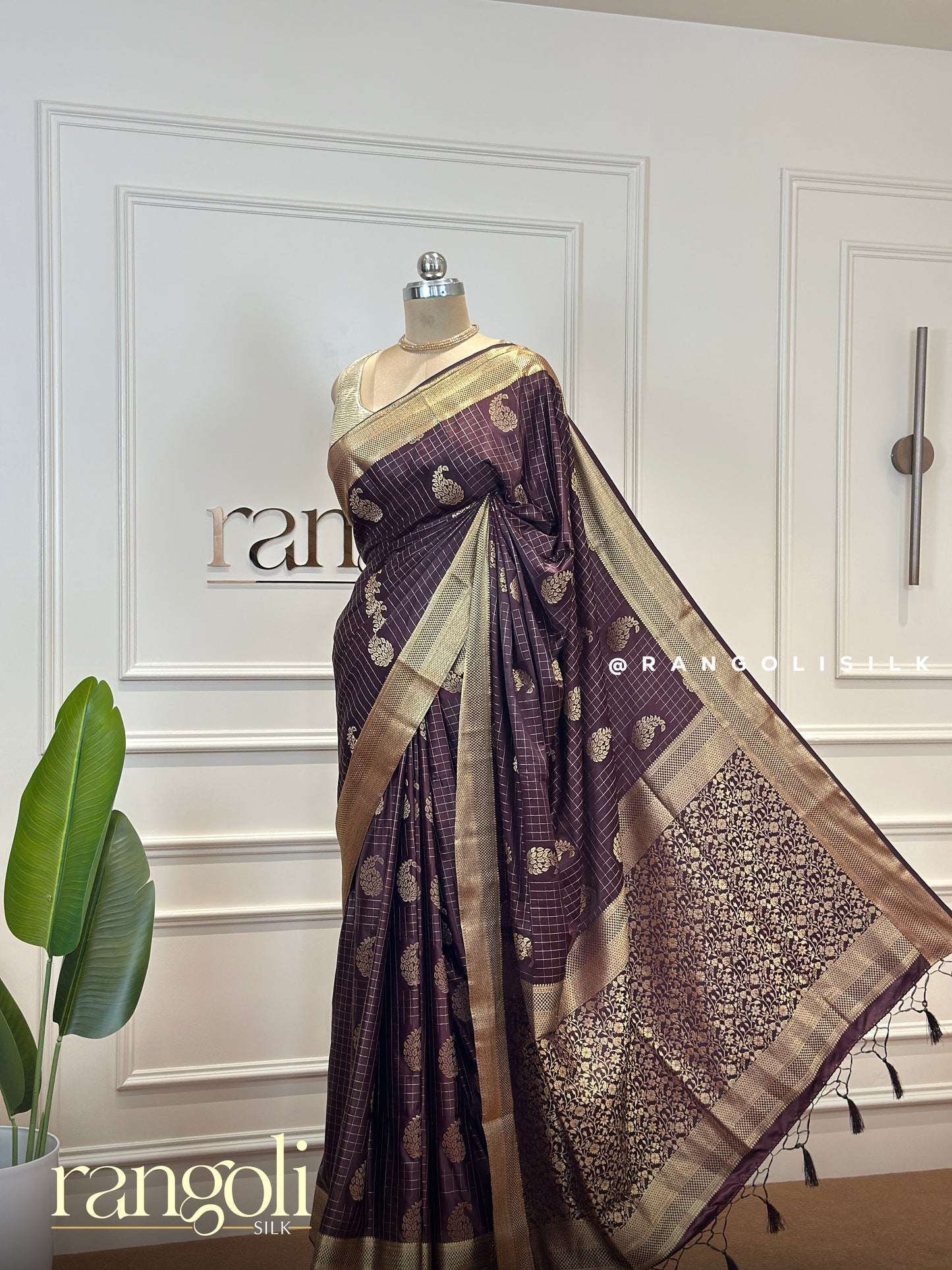 Elegant Soft Silk Saree with Classic Checks & Rich Pallu - Post 409