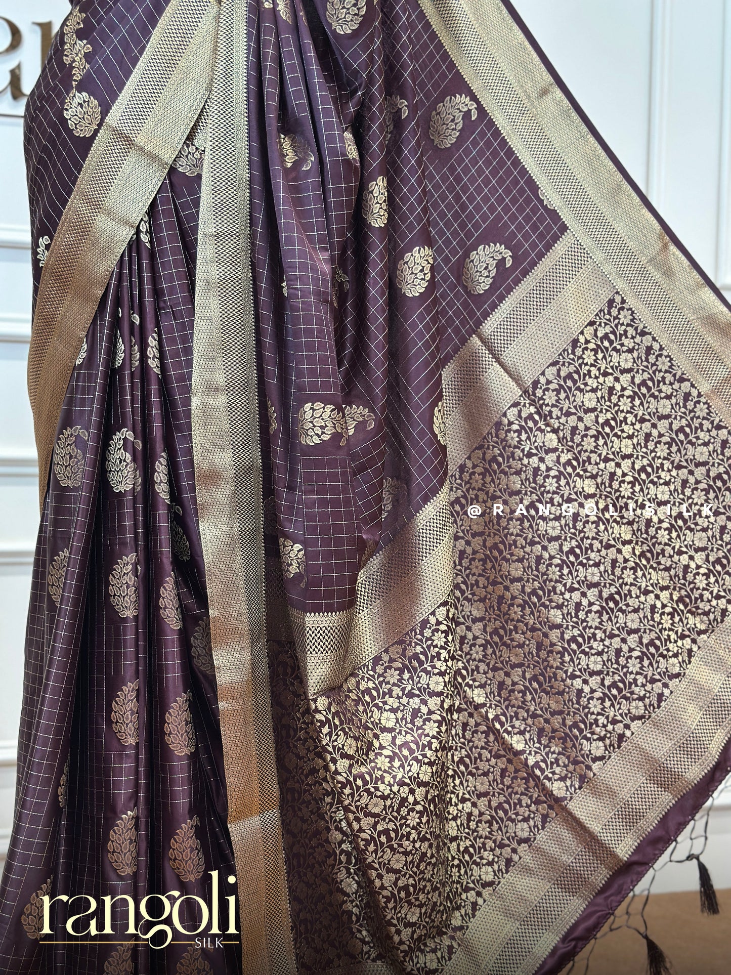 Elegant Soft Silk Saree with Classic Checks & Rich Pallu - Post 409