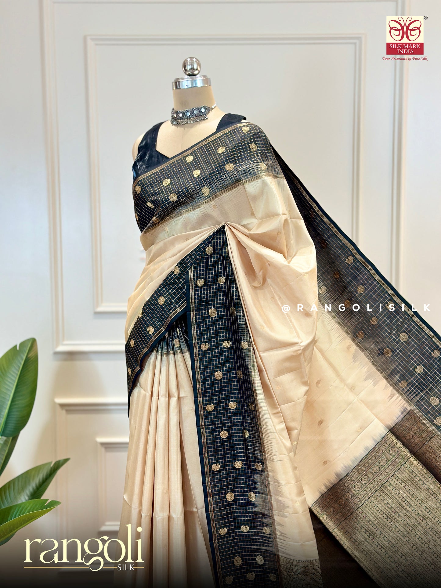 Pure Soft Silk Saree in Ivory with Contrast Black Pallu - Post 514