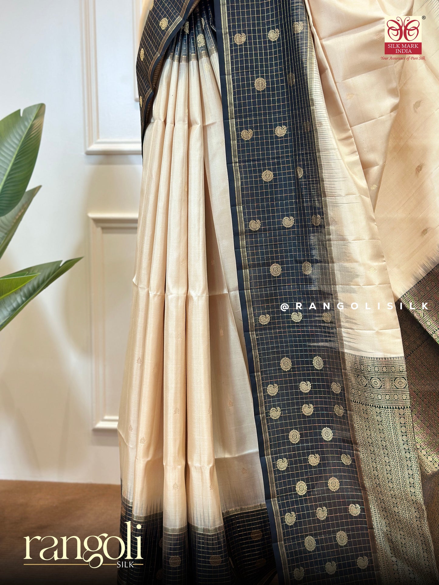Pure Soft Silk Saree in Ivory with Contrast Black Pallu - Post 514