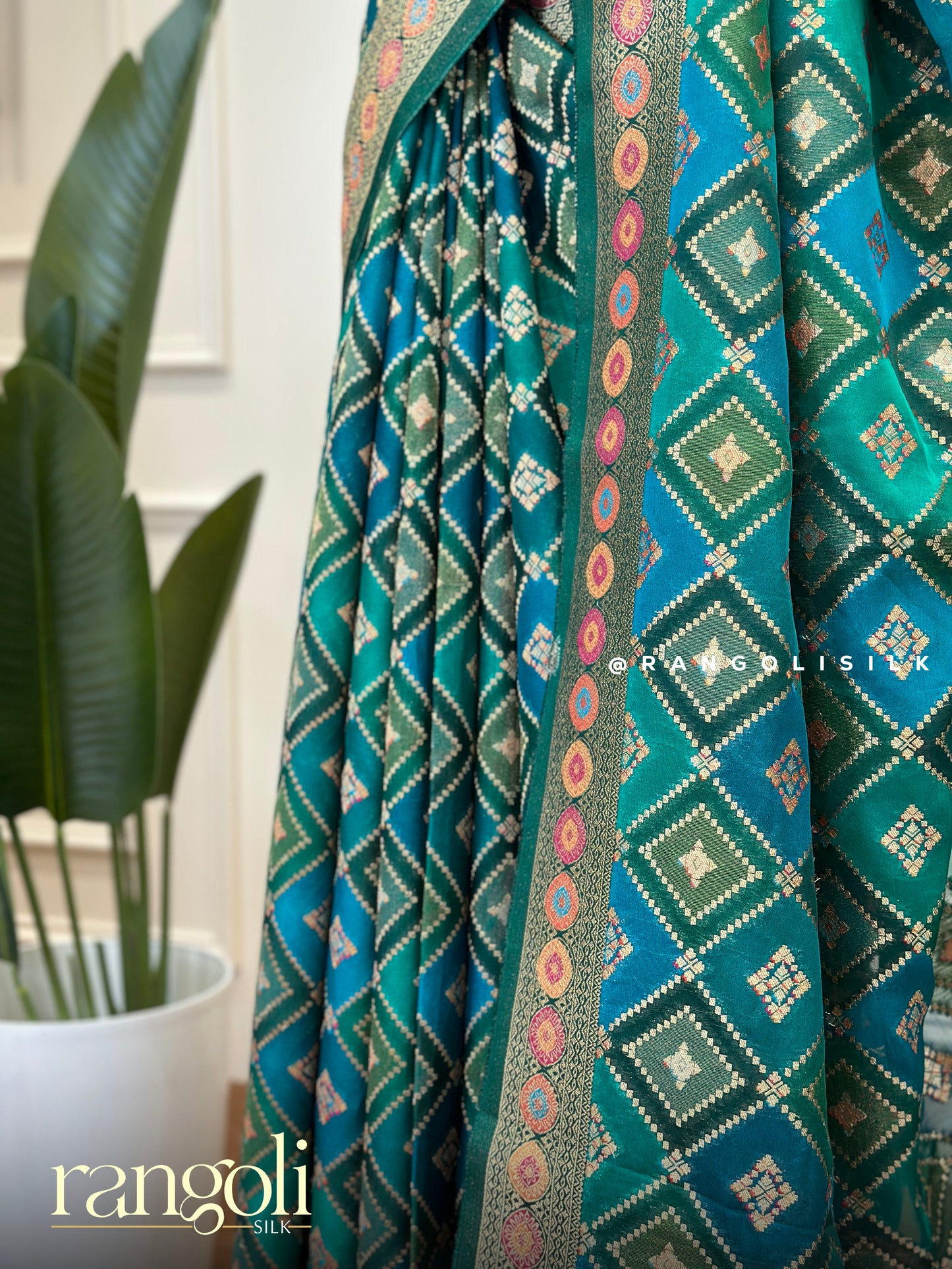 Green Patola Silk Saree with Exquisite Bandhani Designs - Post 432