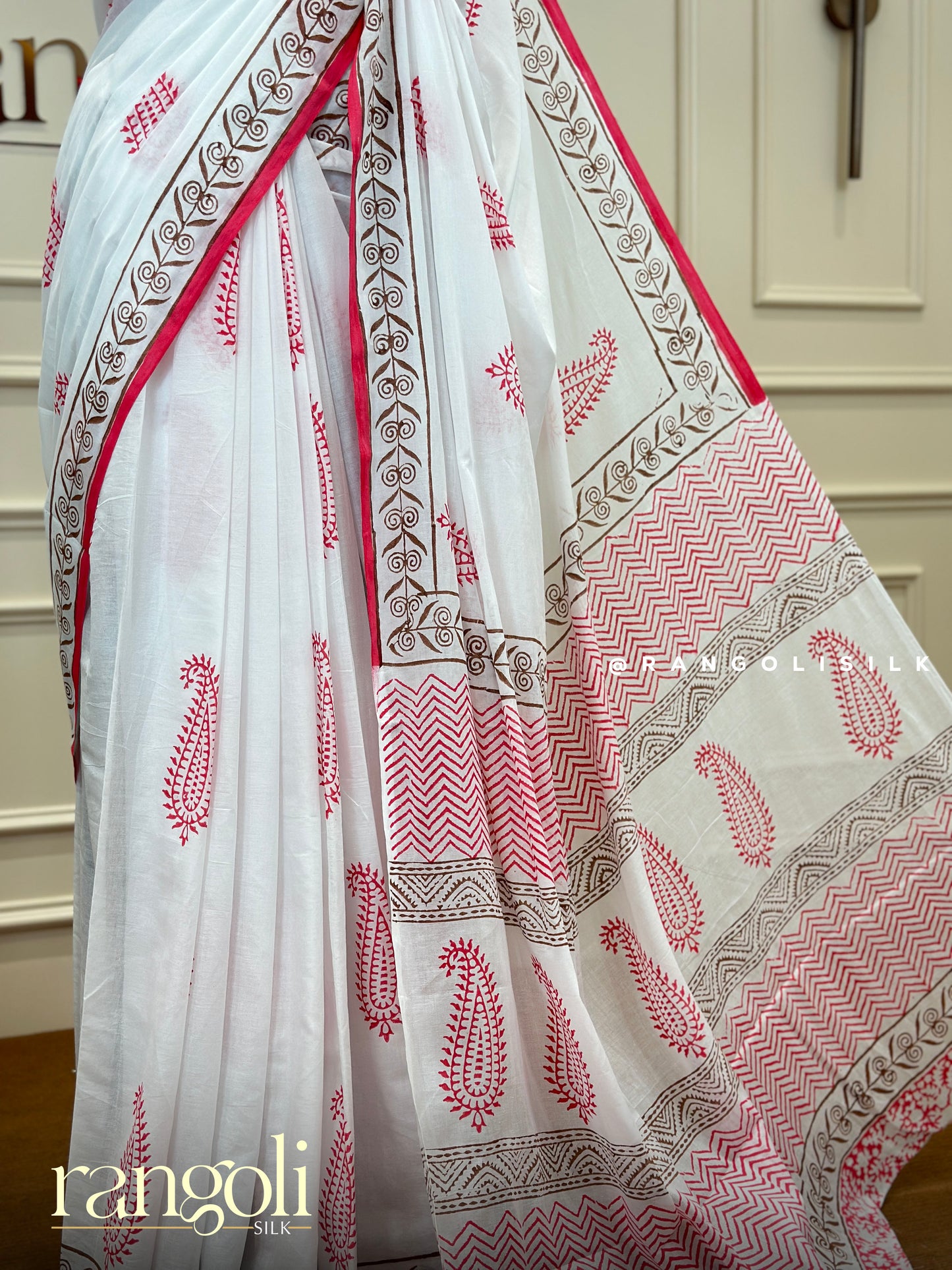 Elegant White Cotton Saree – Lightweight & Breathable Comfort - Post 429