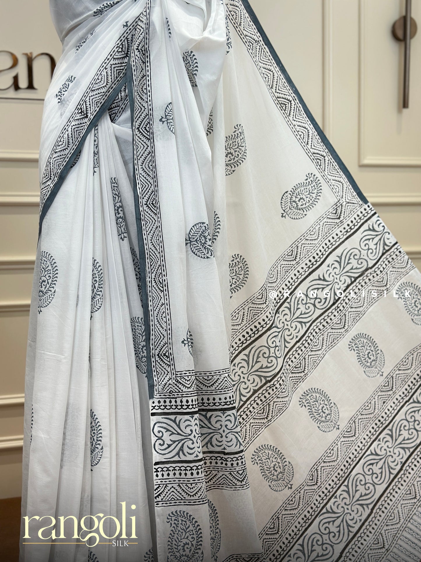 Elegant White Cotton Saree – Lightweight & Breathable Comfort - Post 429