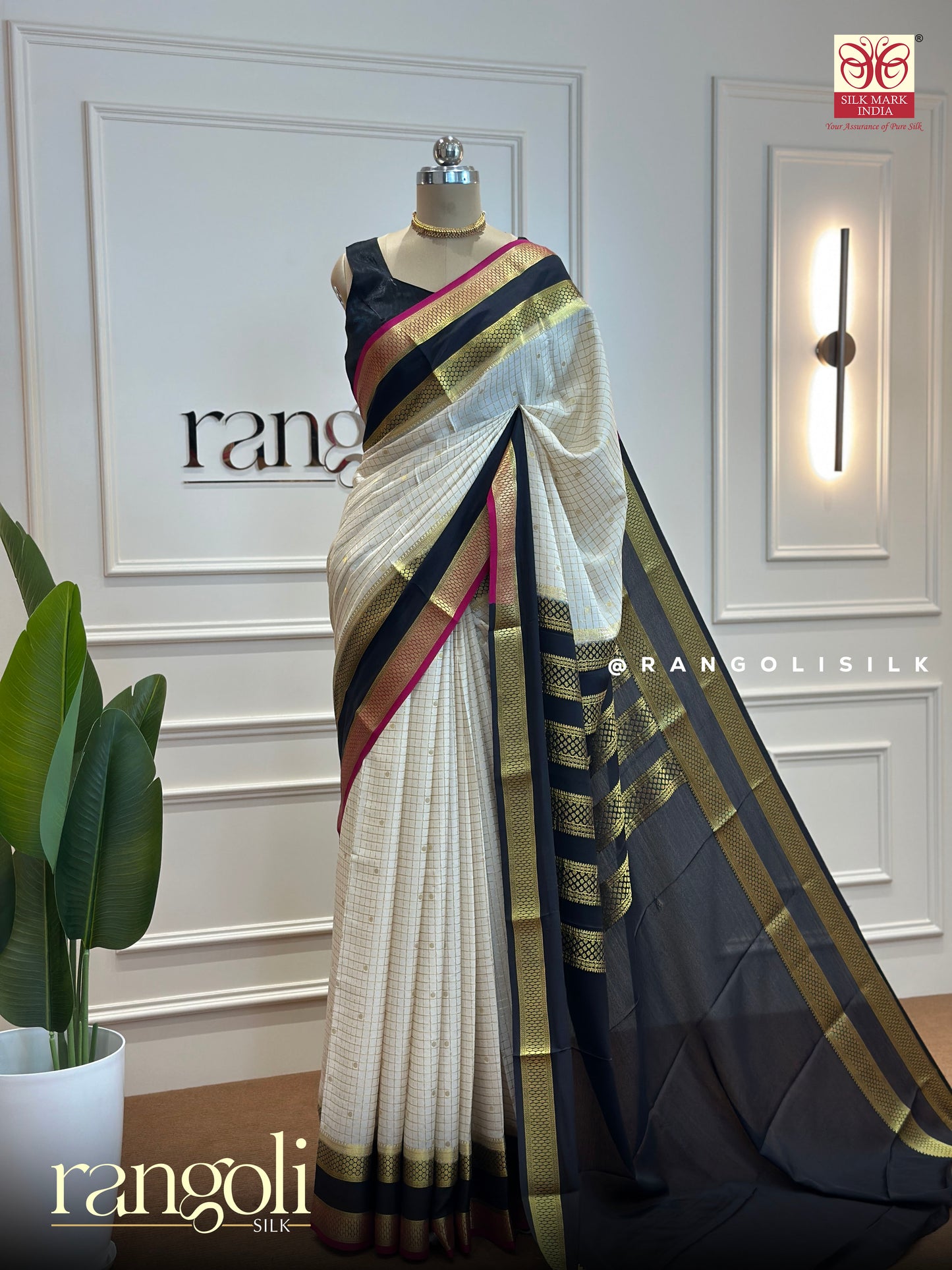 Pure Crepe Silk Saree with Small Checks, Contrast Border & Rich Pallu - Post 434