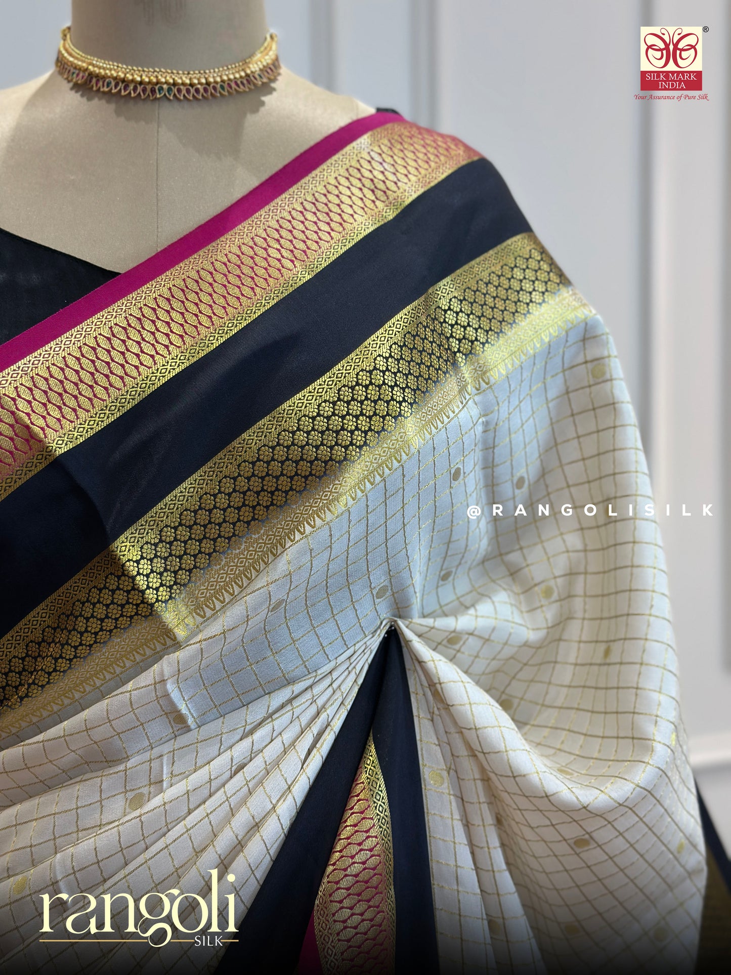Pure Crepe Silk Saree with Small Checks, Contrast Border & Rich Pallu - Post 434