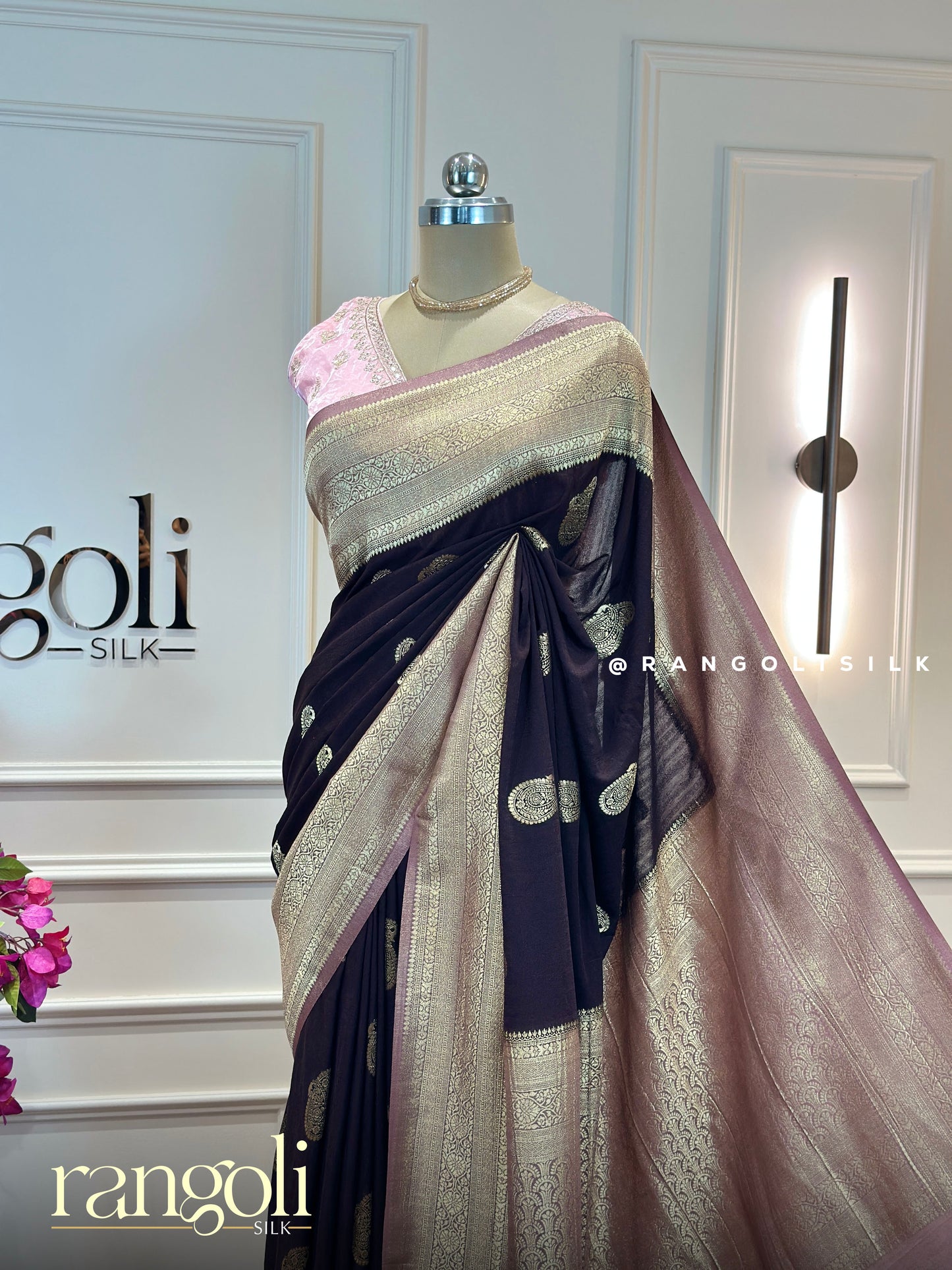 Traditional Banaras Saree with Rich Woven Border & Pallu - Post 959