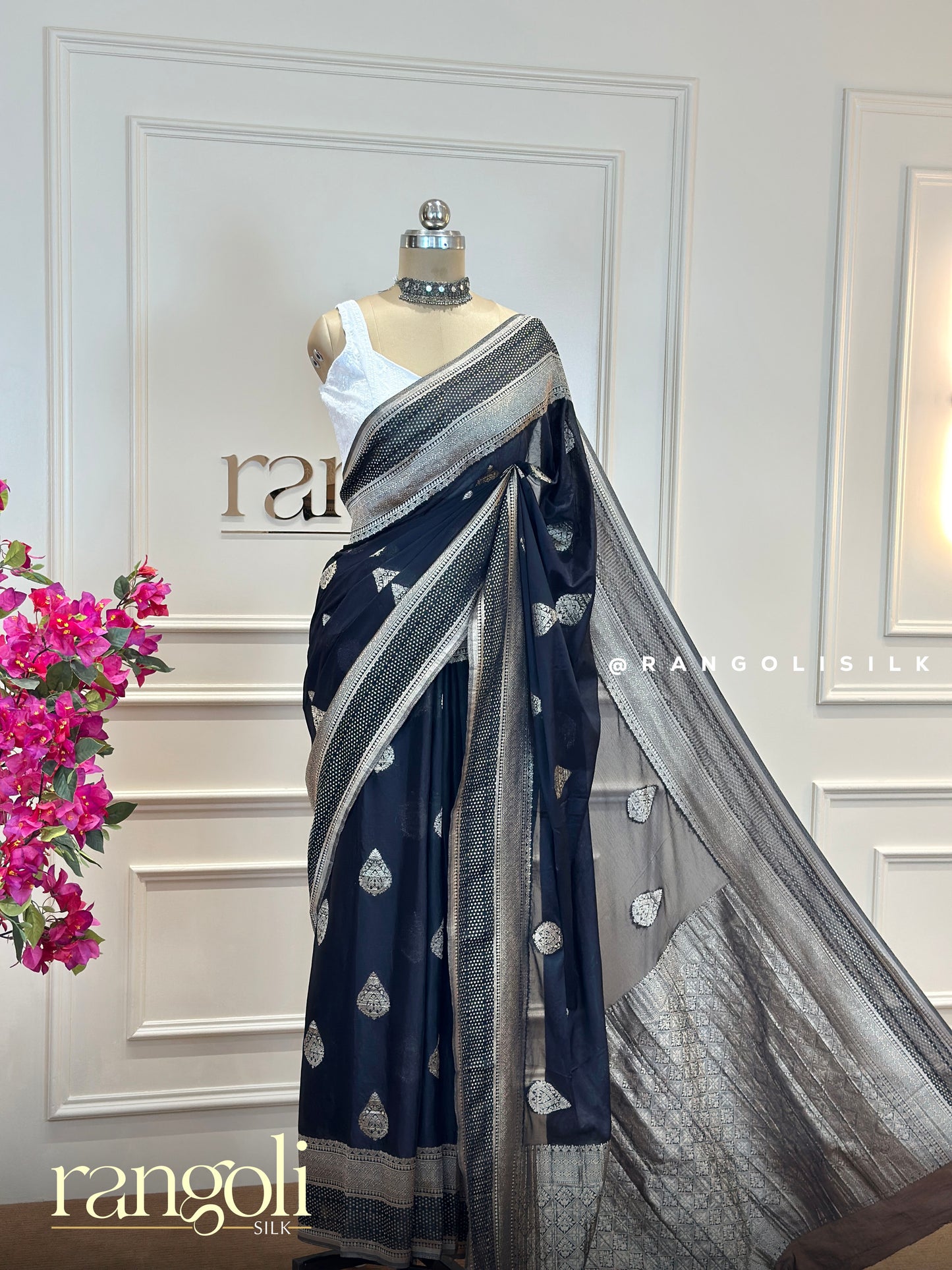 Chiffon Banarasi Saree with Rich Borders & Intricate Weaves - Post 545