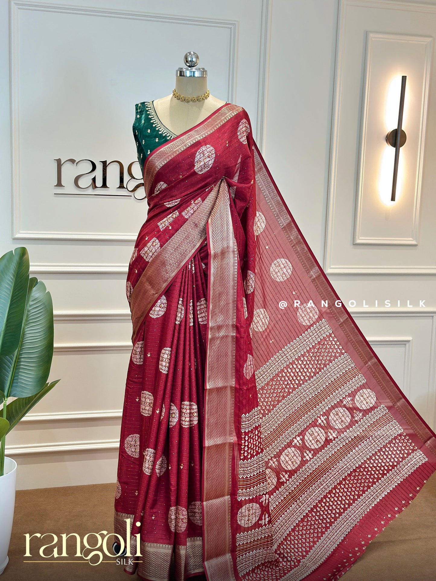 Elegant Dola Silk Sarees – Lightweight, Vibrant & Graceful Festive Drapes - Post 557