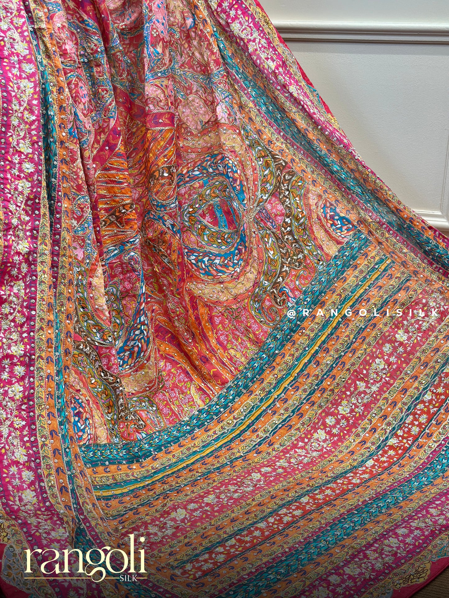 Elegant Designer Saree with Paisley Floral Motifs & Coordinated Blouse - Post 847