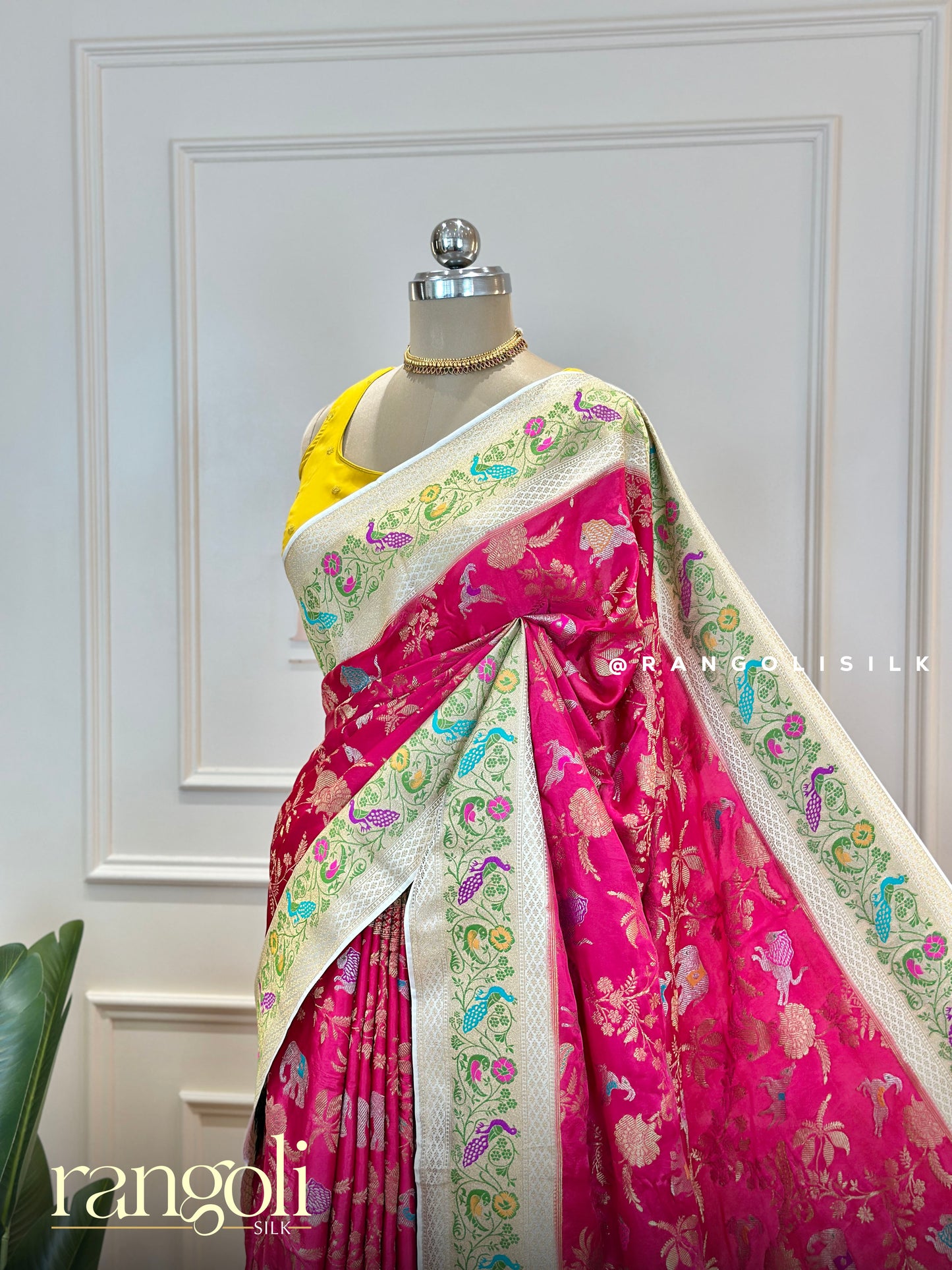 Elegant Banarasi Silk Saree with Paithani Border - Post 559