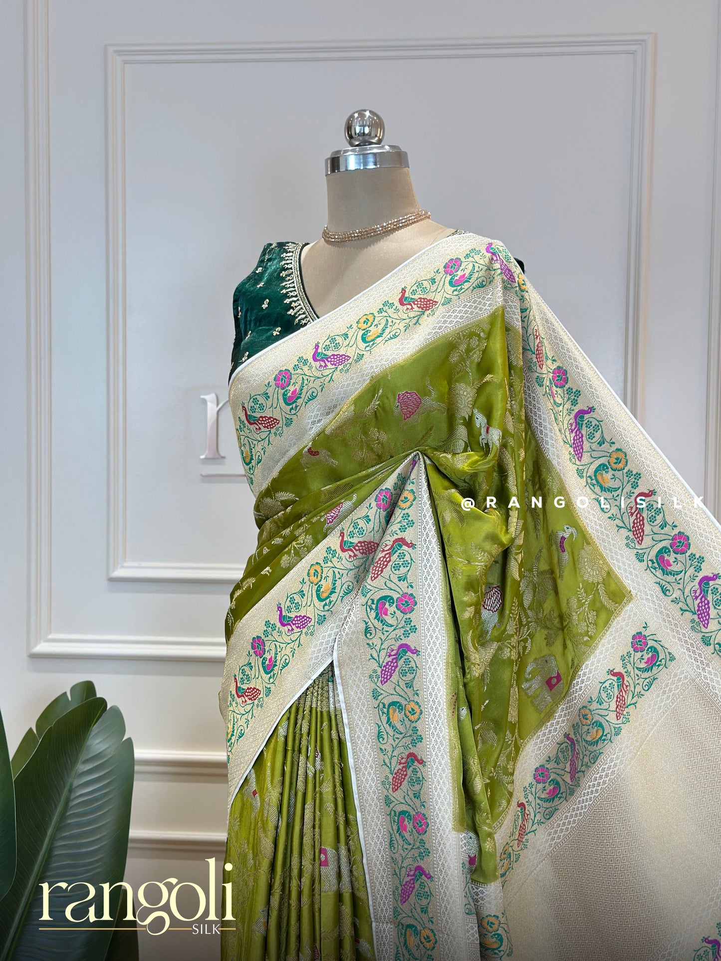 Elegant Banarasi Silk Saree with Paithani Border - Post 559