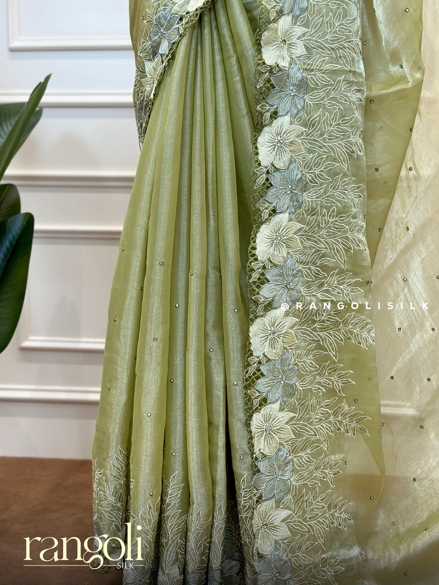 Designer Saree with Intricate Floral Embroidery & Soft Shimmer Finish - Post 562