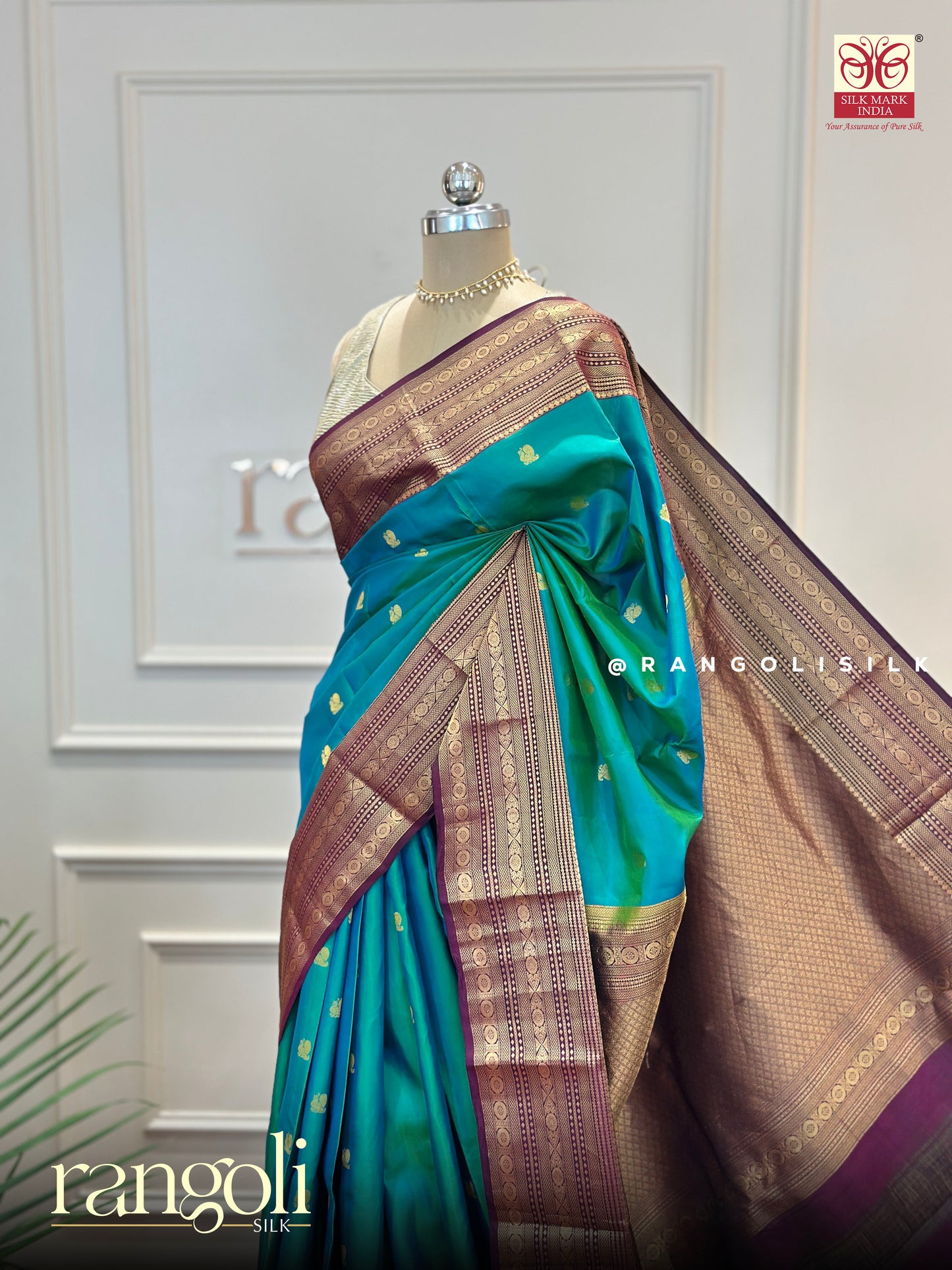 Pure Kanjivaram Silk Sarees with Rich Zari Borders - Post 571