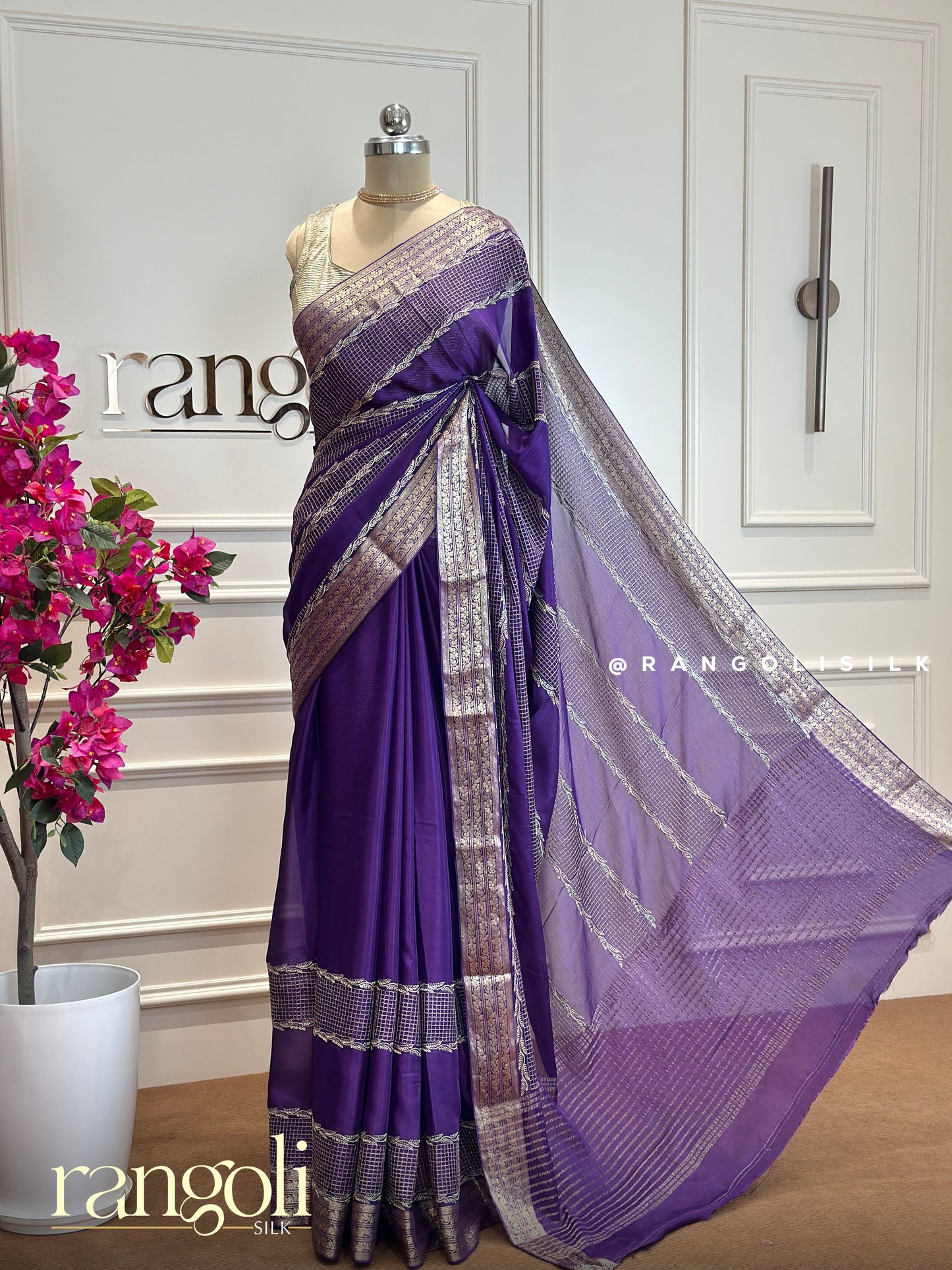 Banarasi Saree with Zari Borders & Delicate Woven Detailing - Post 461