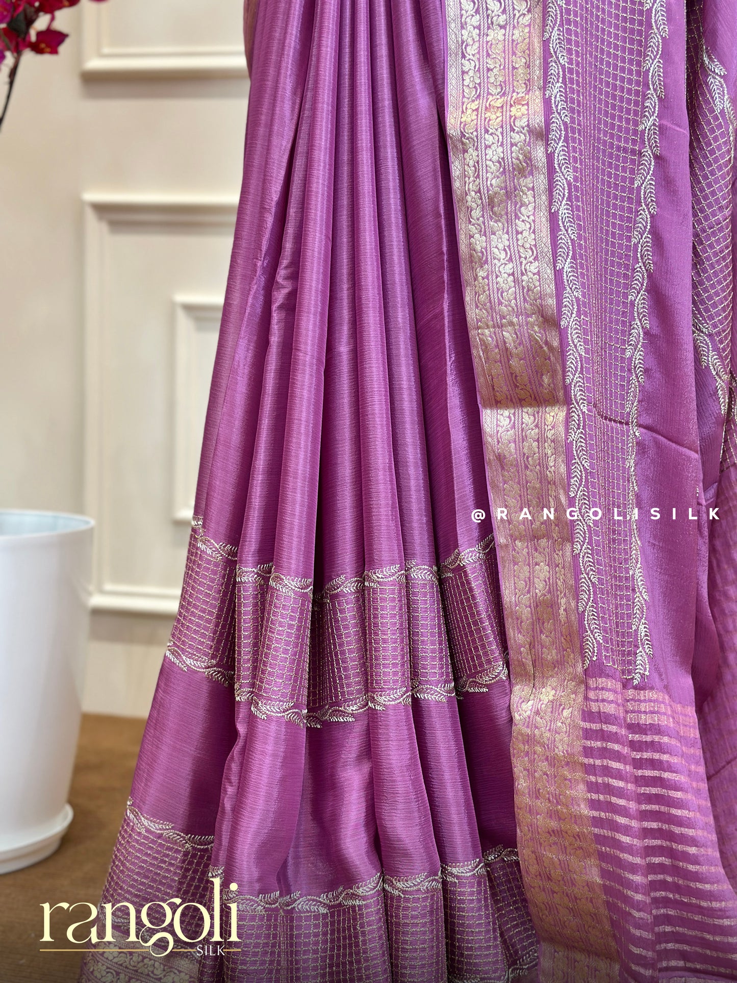 Banarasi Saree with Zari Borders & Delicate Woven Detailing - Post 461