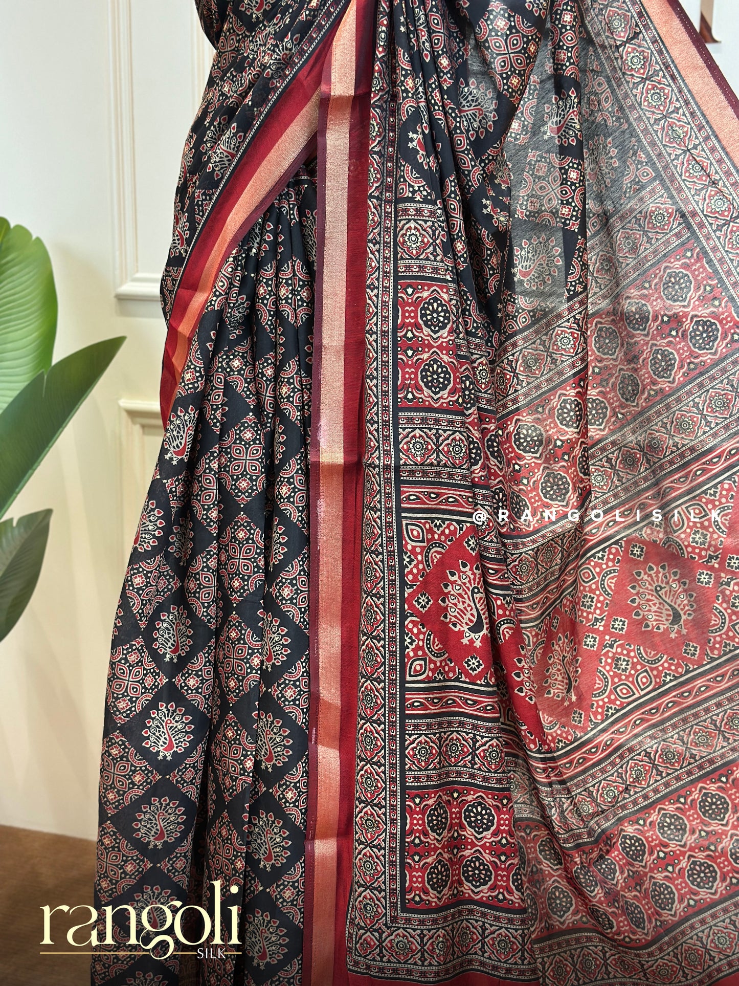 Elegant Cotton Saree with Rich Colours & Striking Contrast Border - Post 673