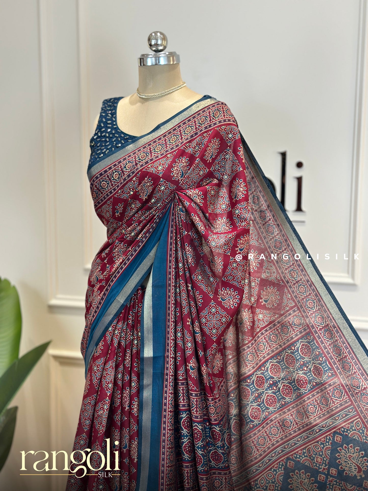 Elegant Cotton Saree with Rich Colours & Striking Contrast Border - Post 673