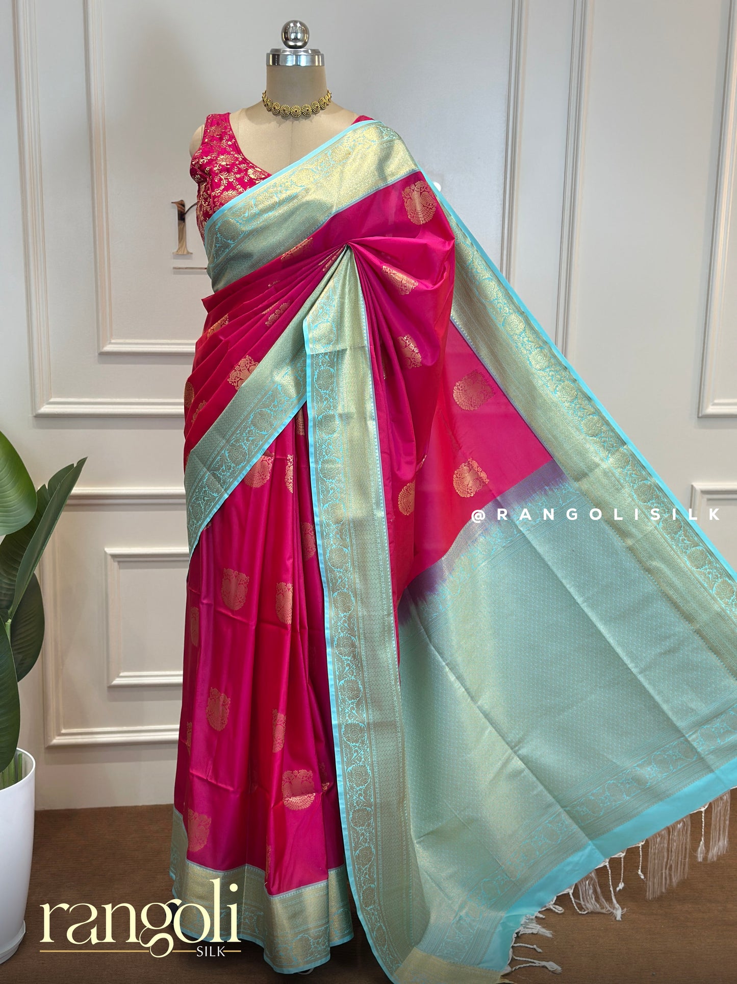 Elegant Soft Silk Sarees with Classic Zari Motifs in Rich Contrast Colours - Post 671