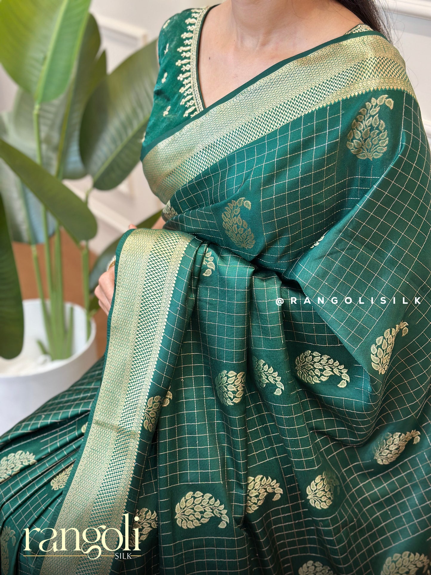 Soft Silk Saree with Elegant Woven Motifs & Zari Border - Post 682