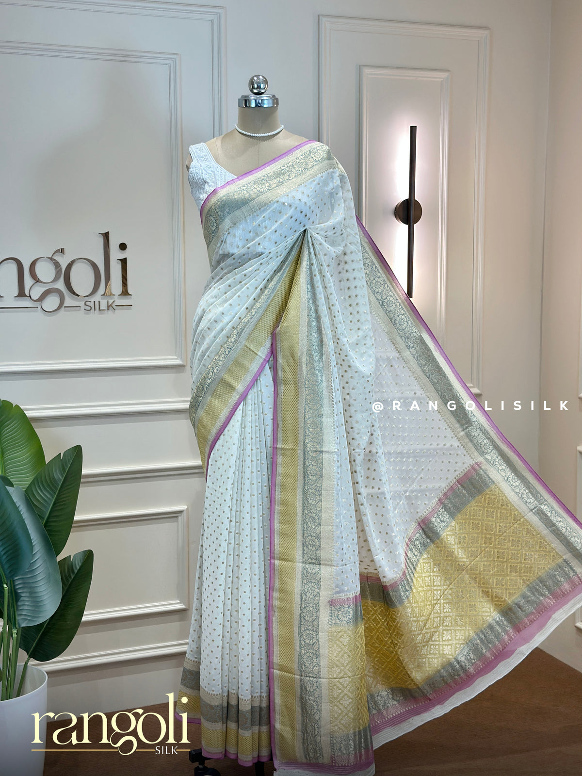 Pastel Banaras Saree with Intricate Woven Borders & Traditional Motifs - Post 992