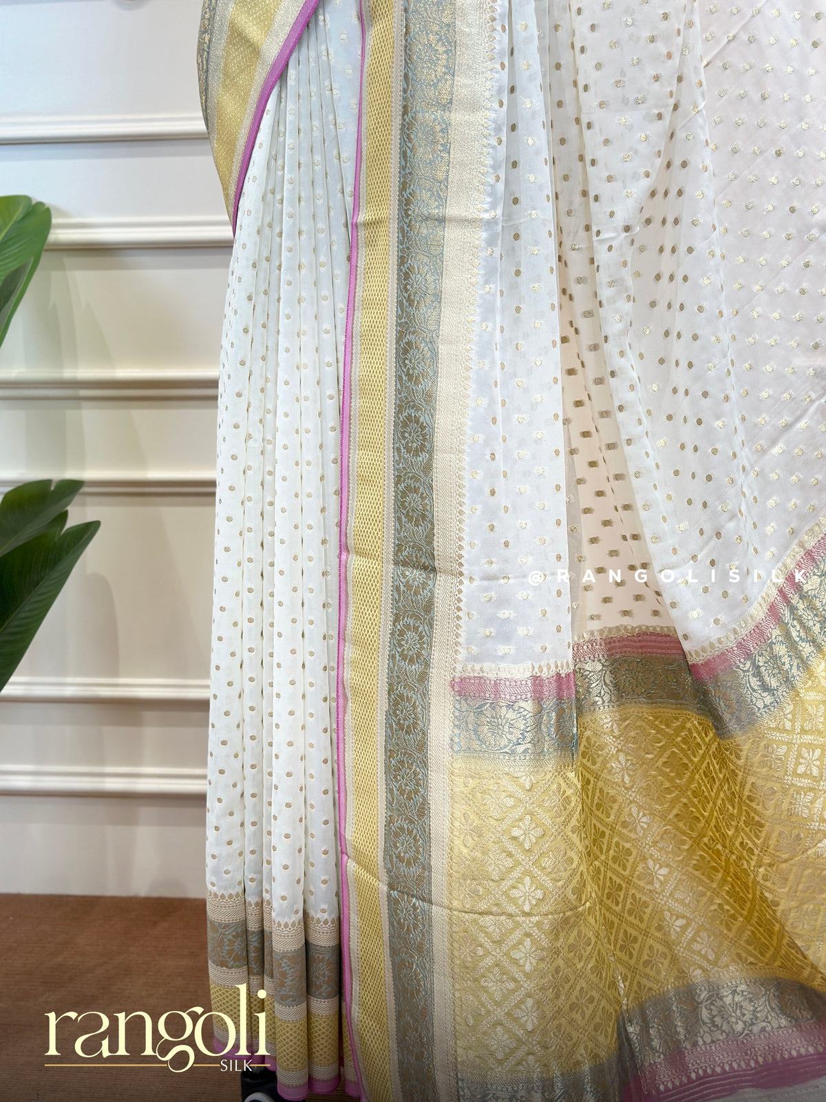 Pastel Banaras Saree with Intricate Woven Borders & Traditional Motifs - Post 992