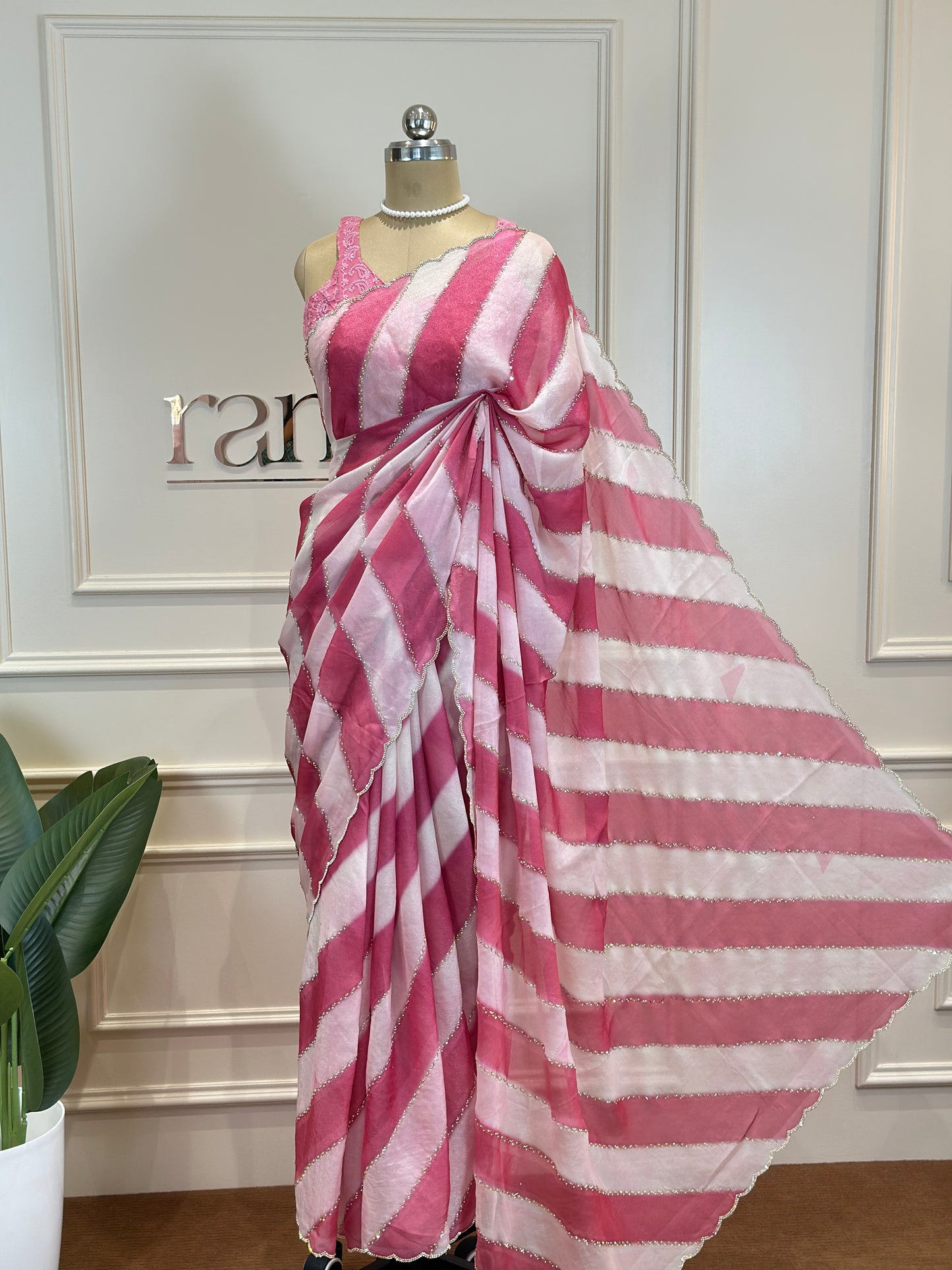 Elegant Leheriya Pattern Saree with Scallop Border & Soft Shimmer Finish - Post 758