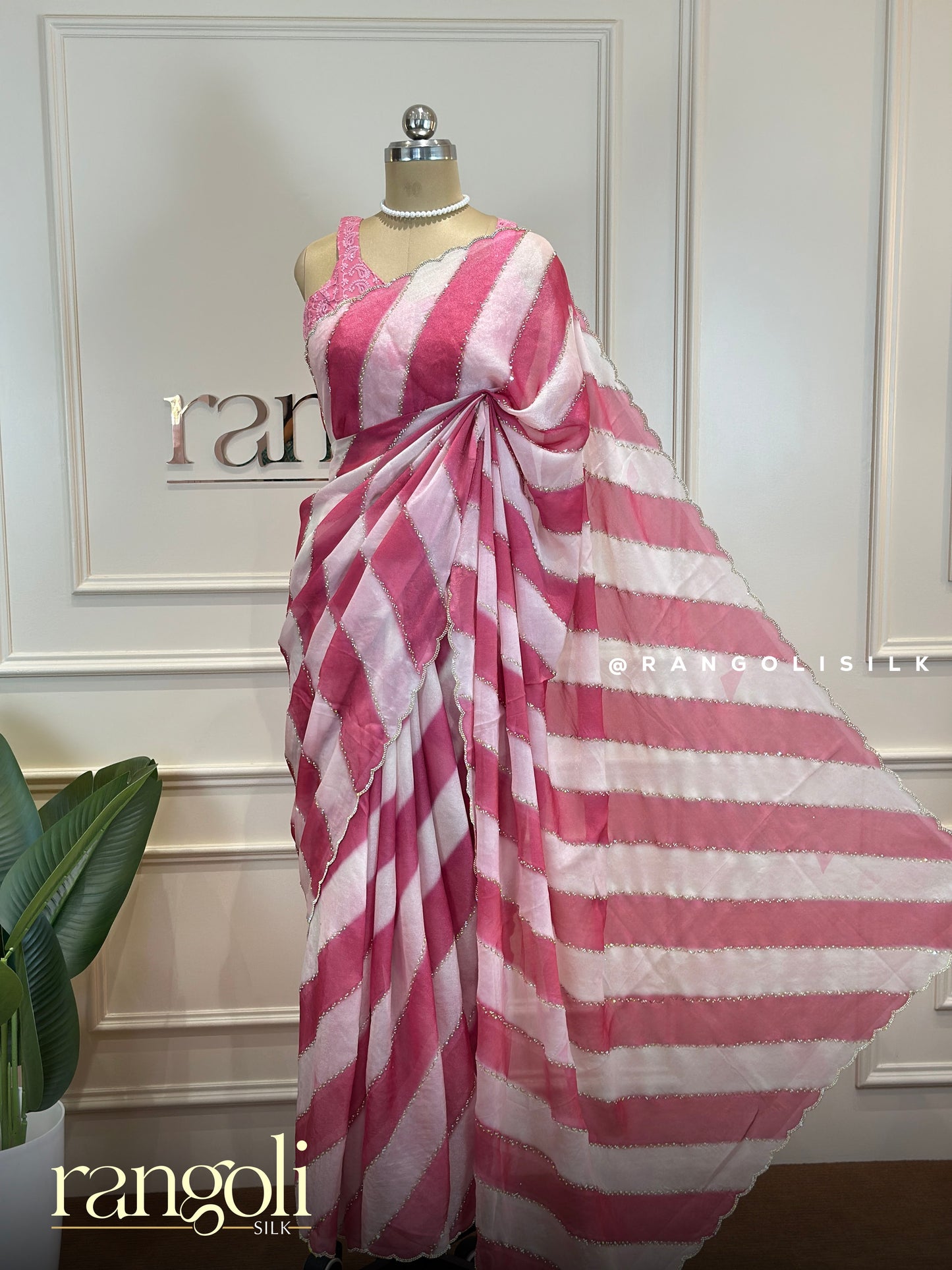 Elegant Leheriya Pattern Saree with Scallop Border & Soft Shimmer Finish - Post 758