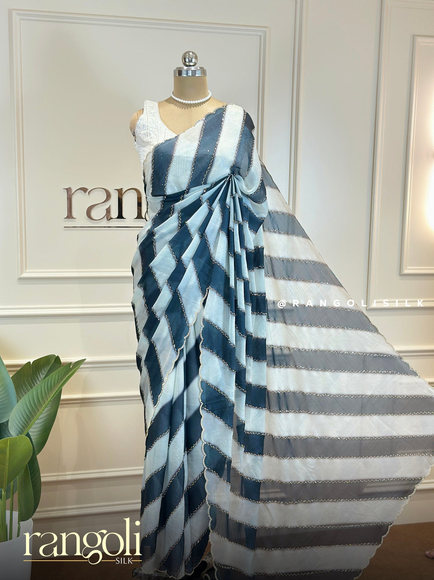 Elegant Leheriya Pattern Saree with Scallop Border & Soft Shimmer Finish - Post 758