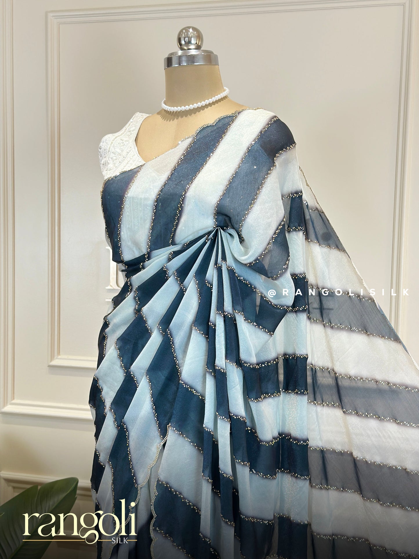 Elegant Leheriya Pattern Saree with Scallop Border & Soft Shimmer Finish - Post 758