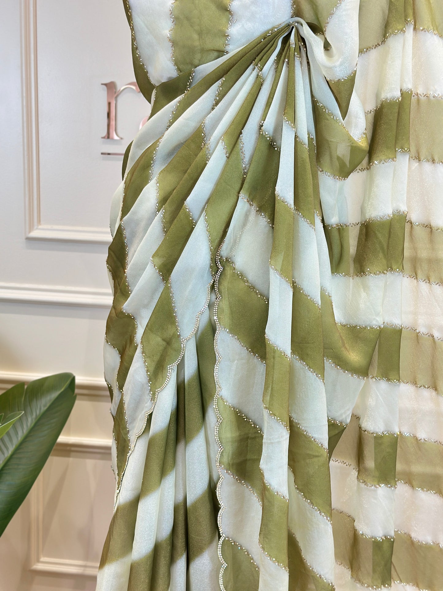 Elegant Leheriya Pattern Saree with Scallop Border & Soft Shimmer Finish - Post 758