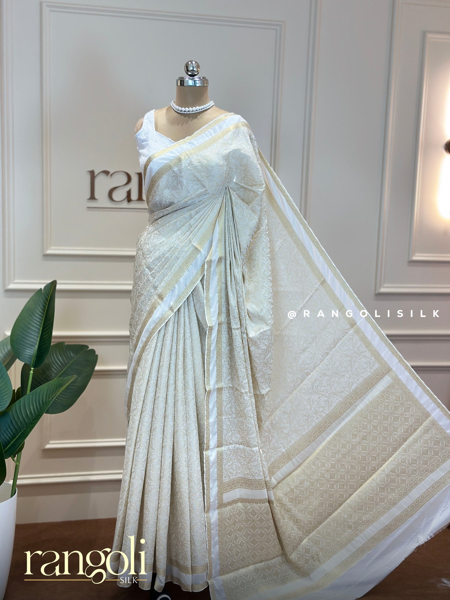 Ivory Semi Mysore Silk Saree with Jacquard Weave & Golden Borders - Post 582