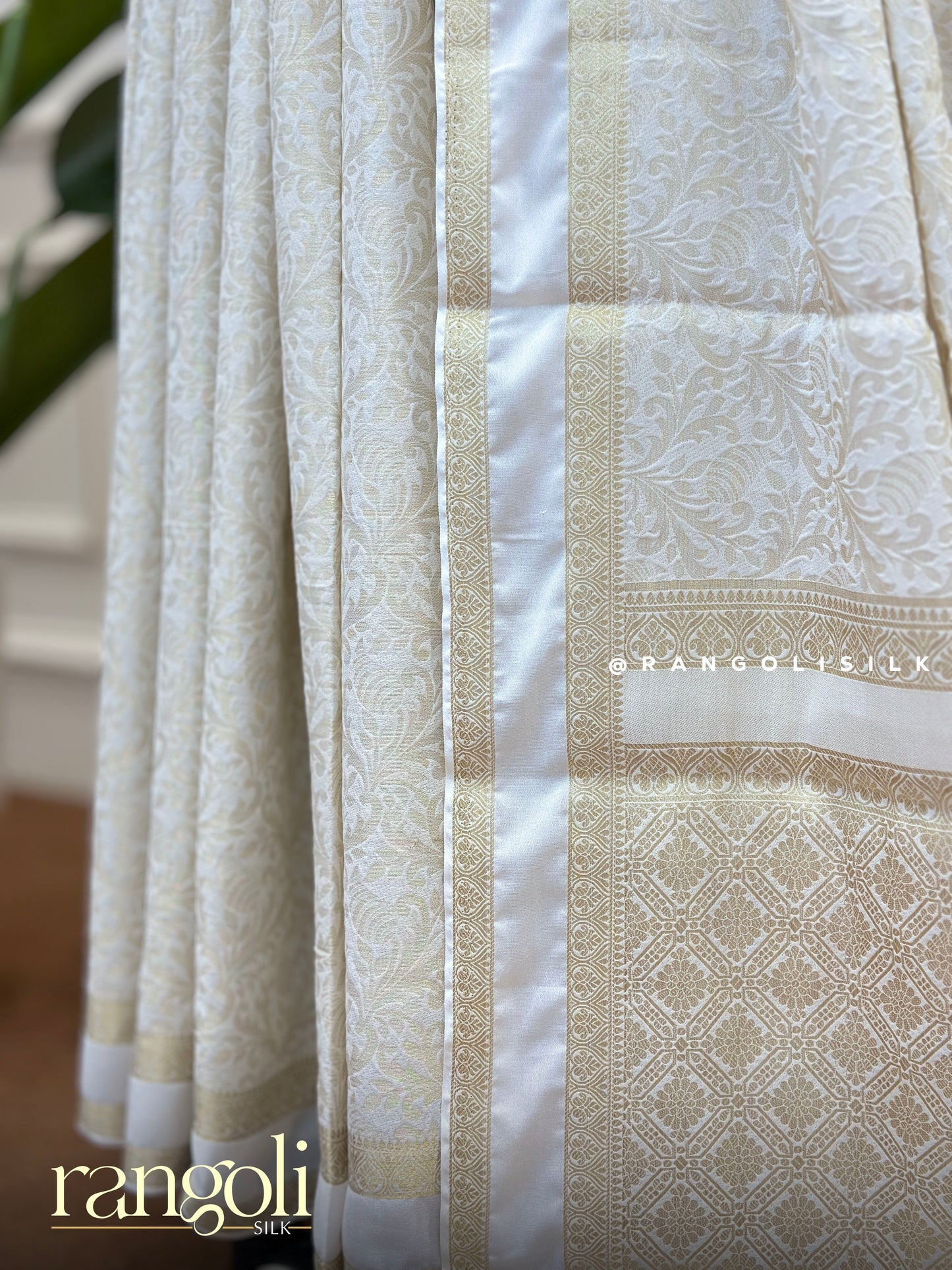 Ivory Semi Mysore Silk Saree with Jacquard Weave & Golden Borders - Post 582