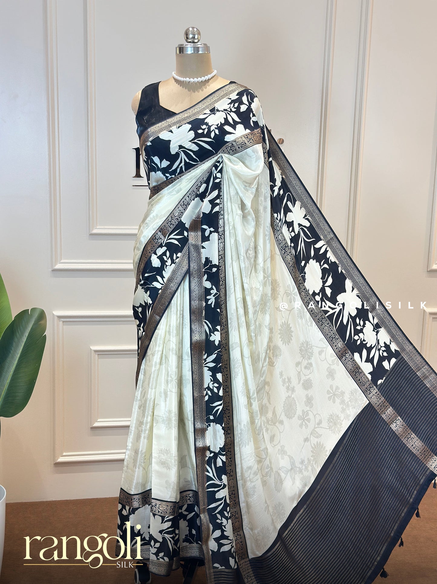 Floral Printed Silk Saree in Crepe Mix Satin with Elegant Bentex Border - Post 680