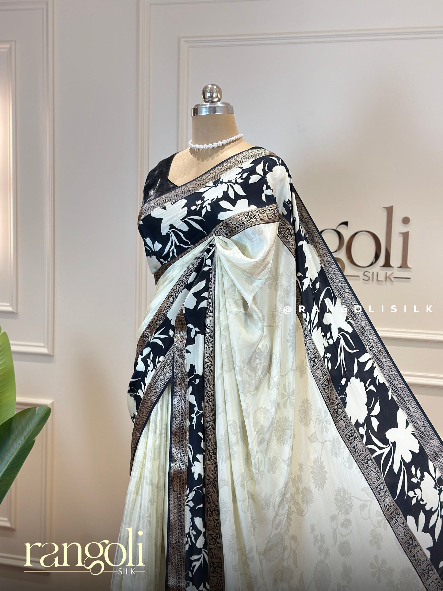 Floral Printed Silk Saree in Crepe Mix Satin with Elegant Bentex Border - Post 680