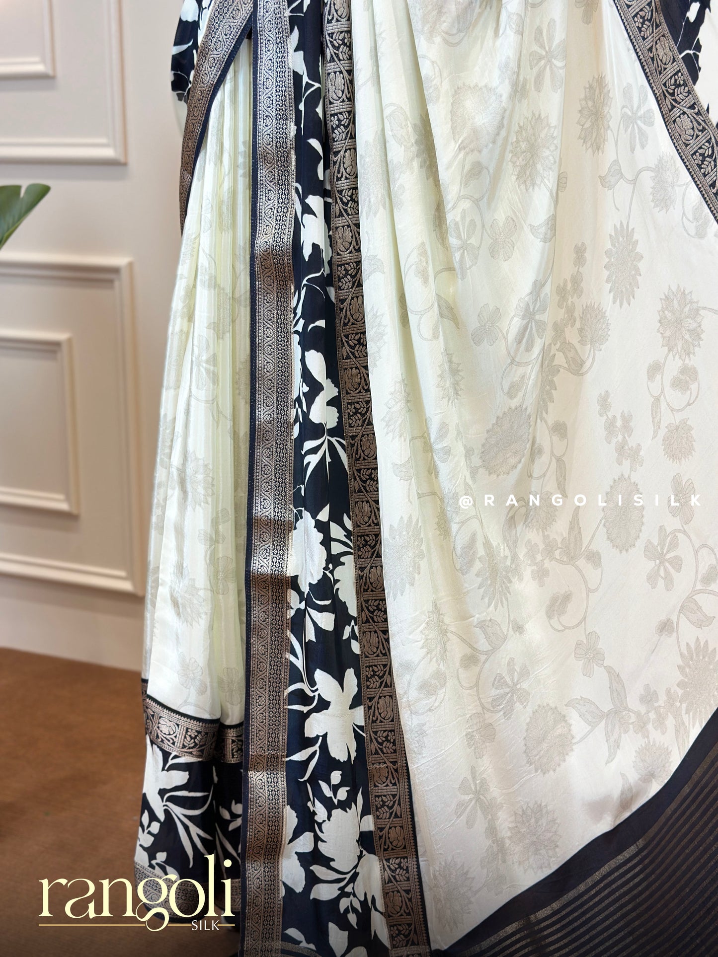 Floral Printed Silk Saree in Crepe Mix Satin with Elegant Bentex Border - Post 680