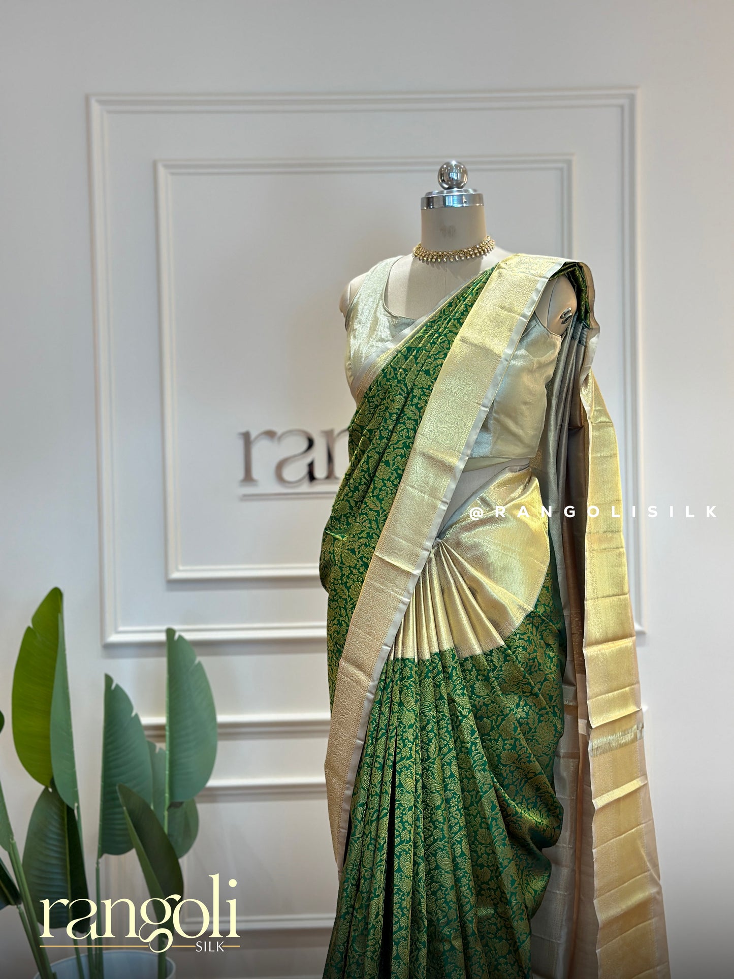 Pure Kanjivaram Silk Saree with Gold Zari and Contrast Border - Post 362
