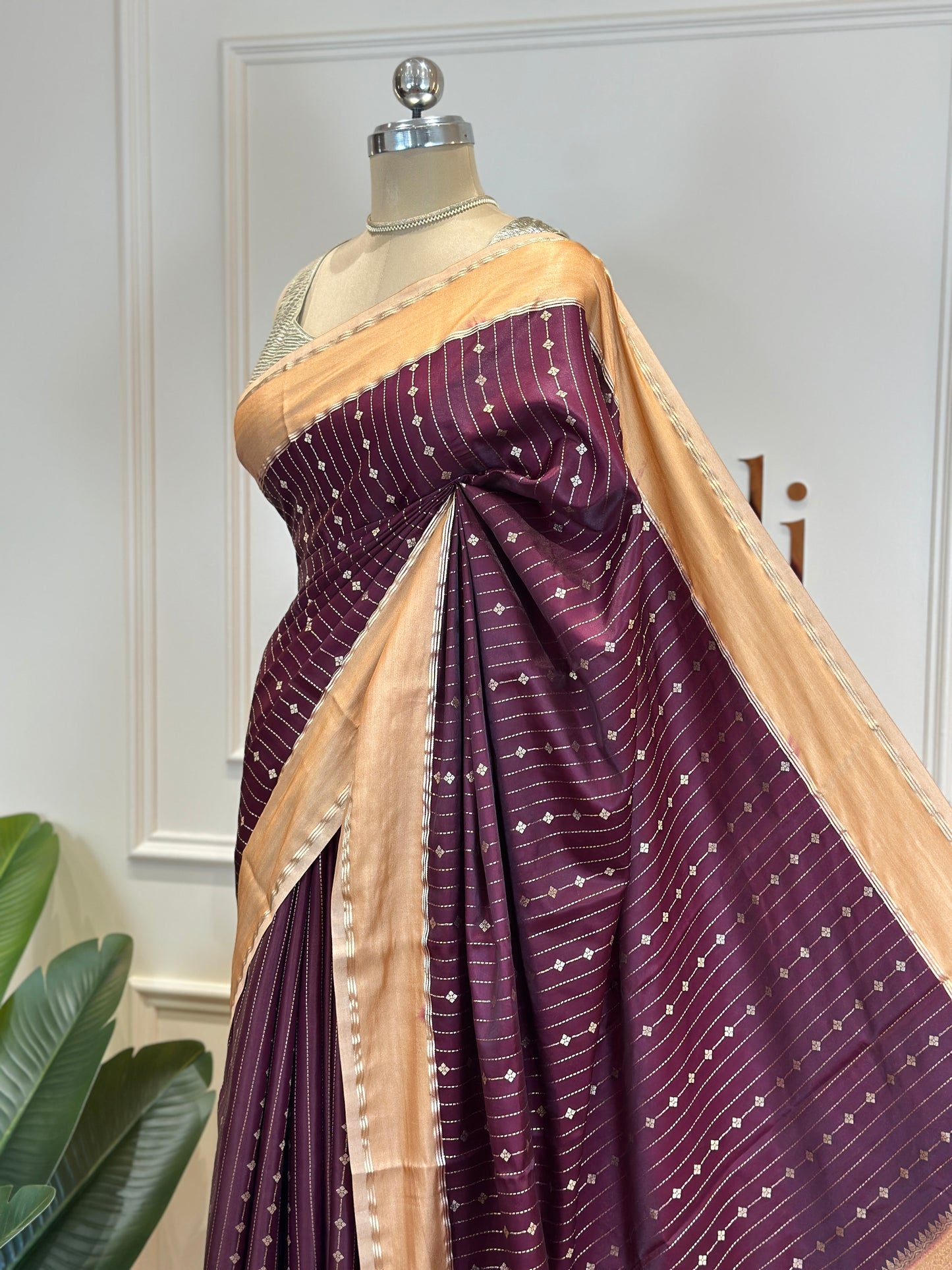 Regal Banarasi Saree with Classic Zari Border - Post 757