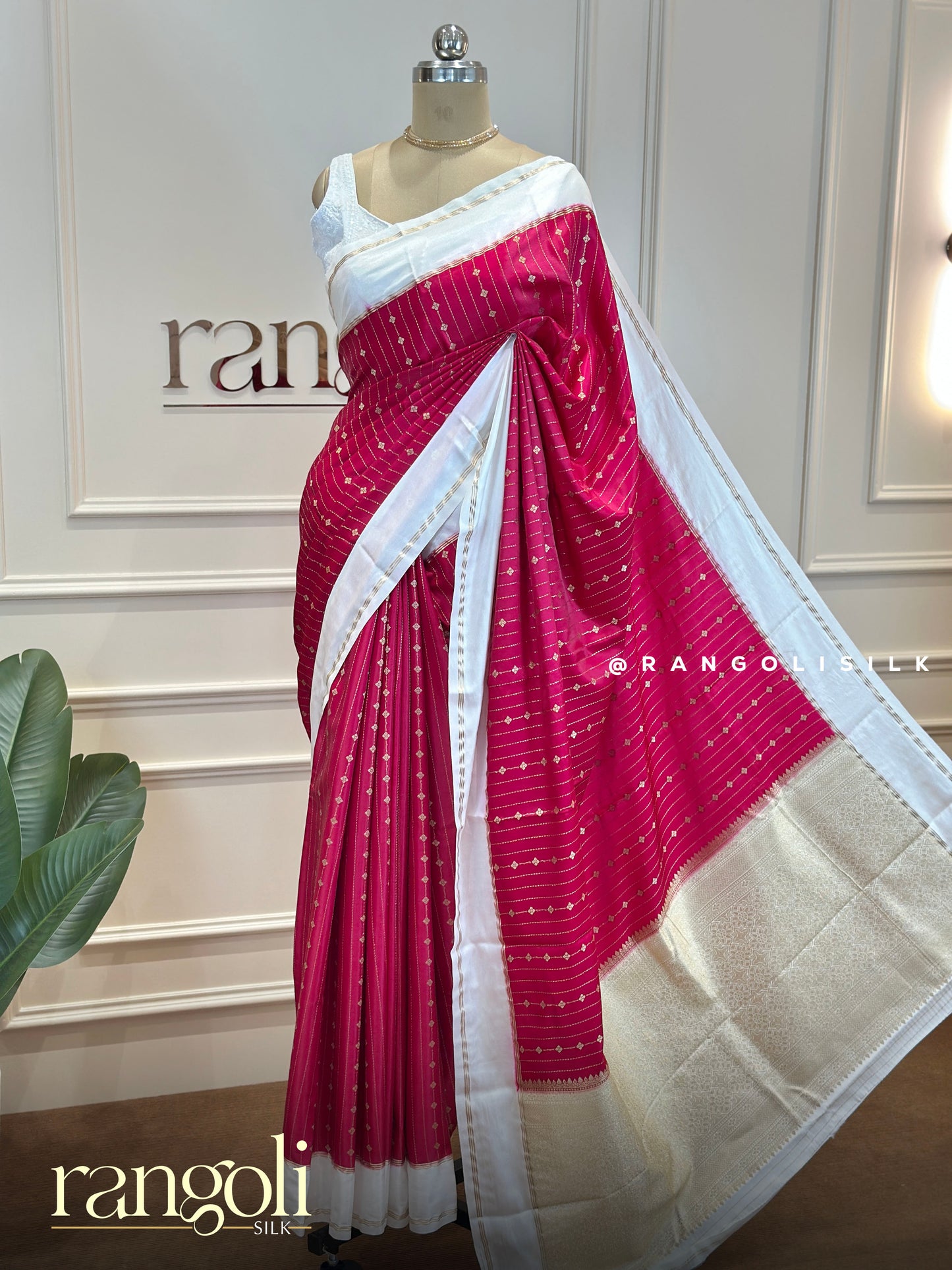 Regal Banarasi Saree with Classic Zari Border - Post 757