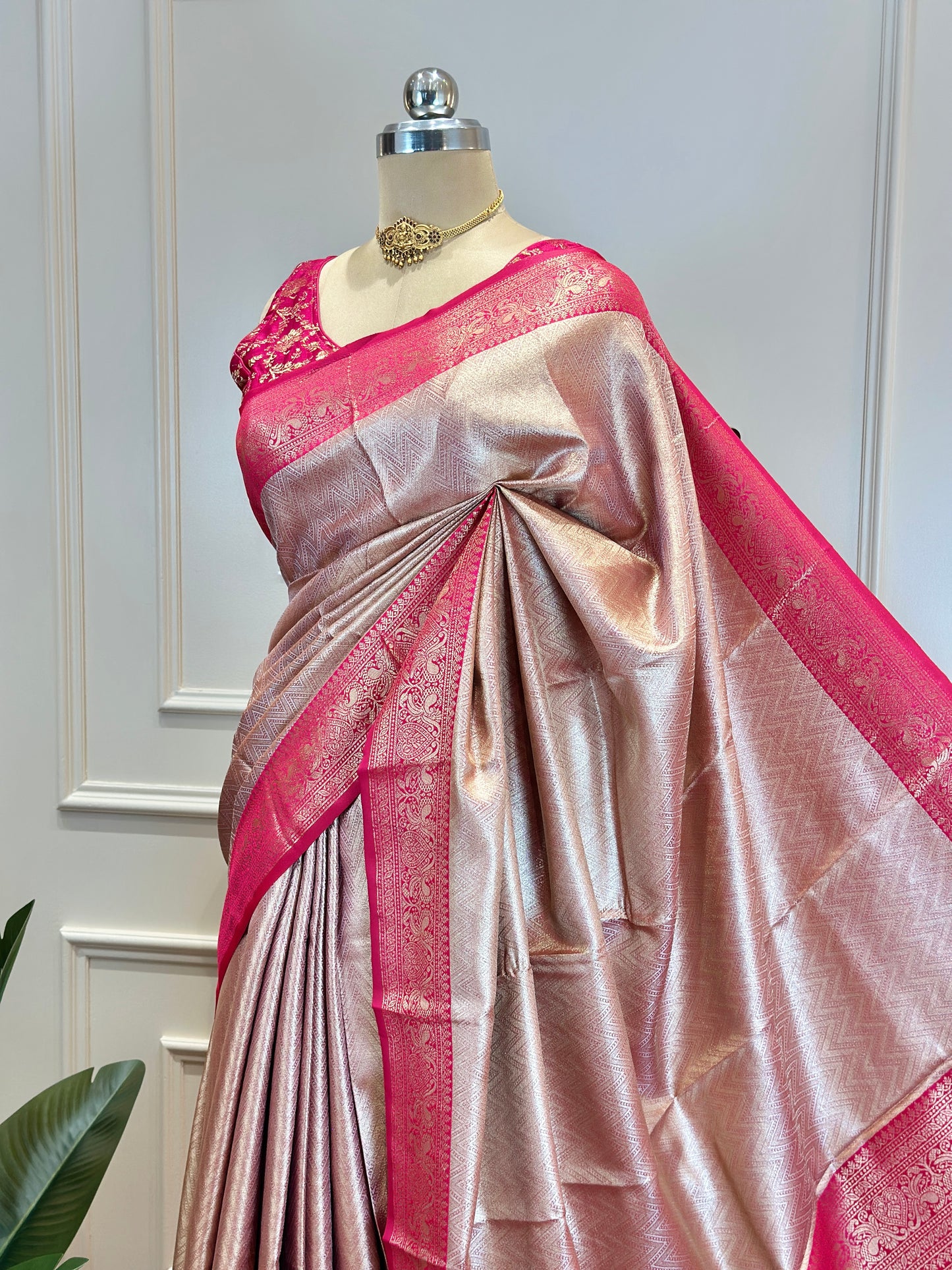 Elegant Tissue Silk Saree with Traditional Border - Post 759